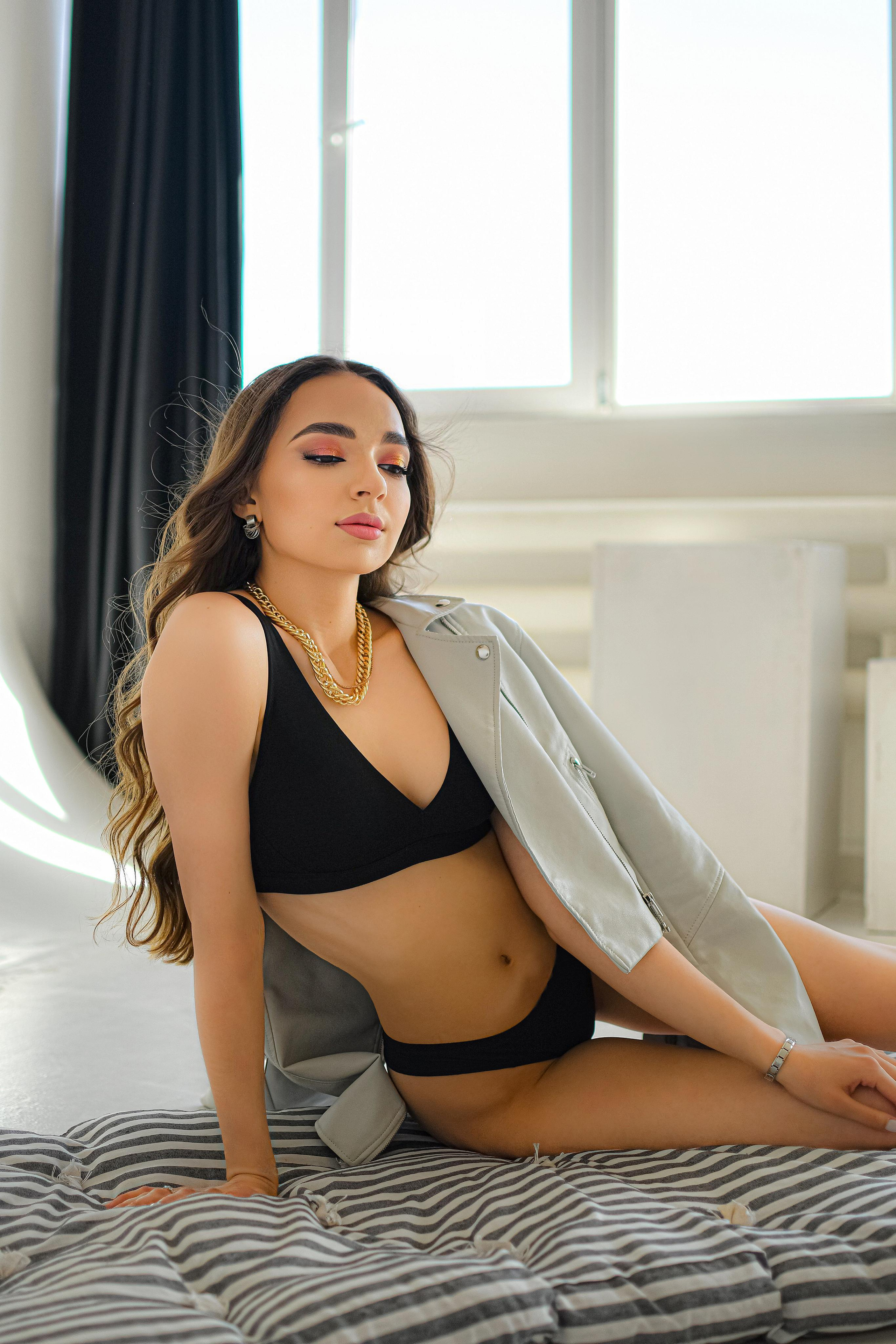 O L Y A. Photokarish