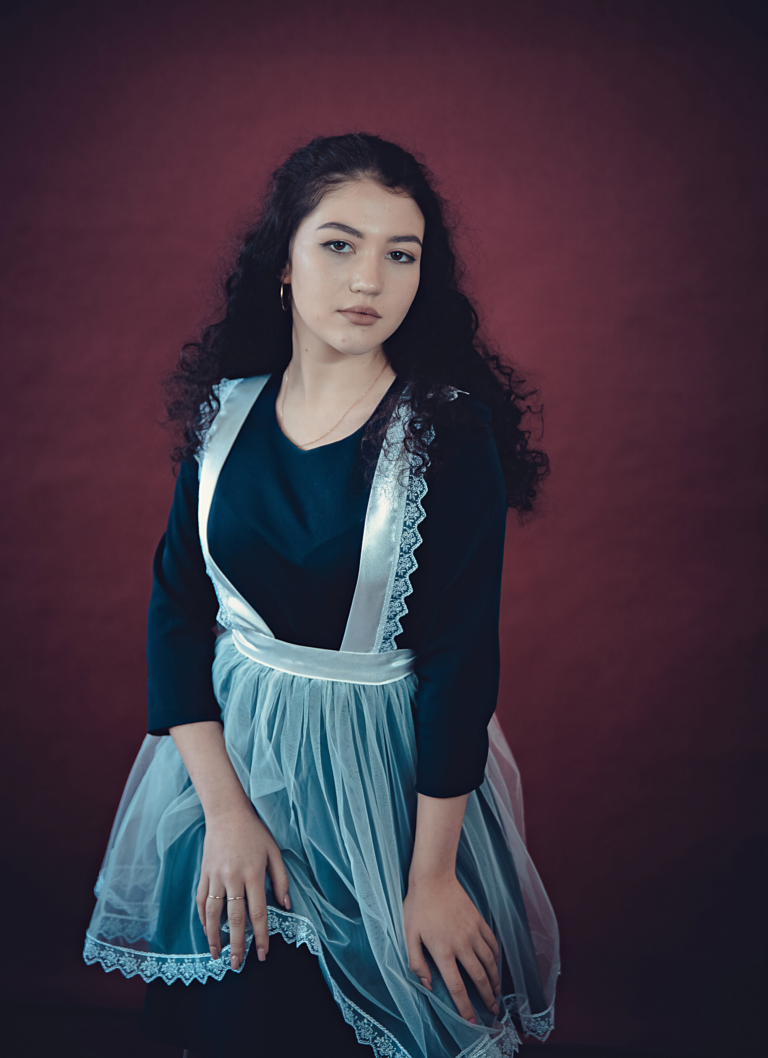 ПОРТРЕТЫ НА ЦВЕТНОМ ФОНЕ. Современные Выпускные Альбомы в Ростове-на-Дону