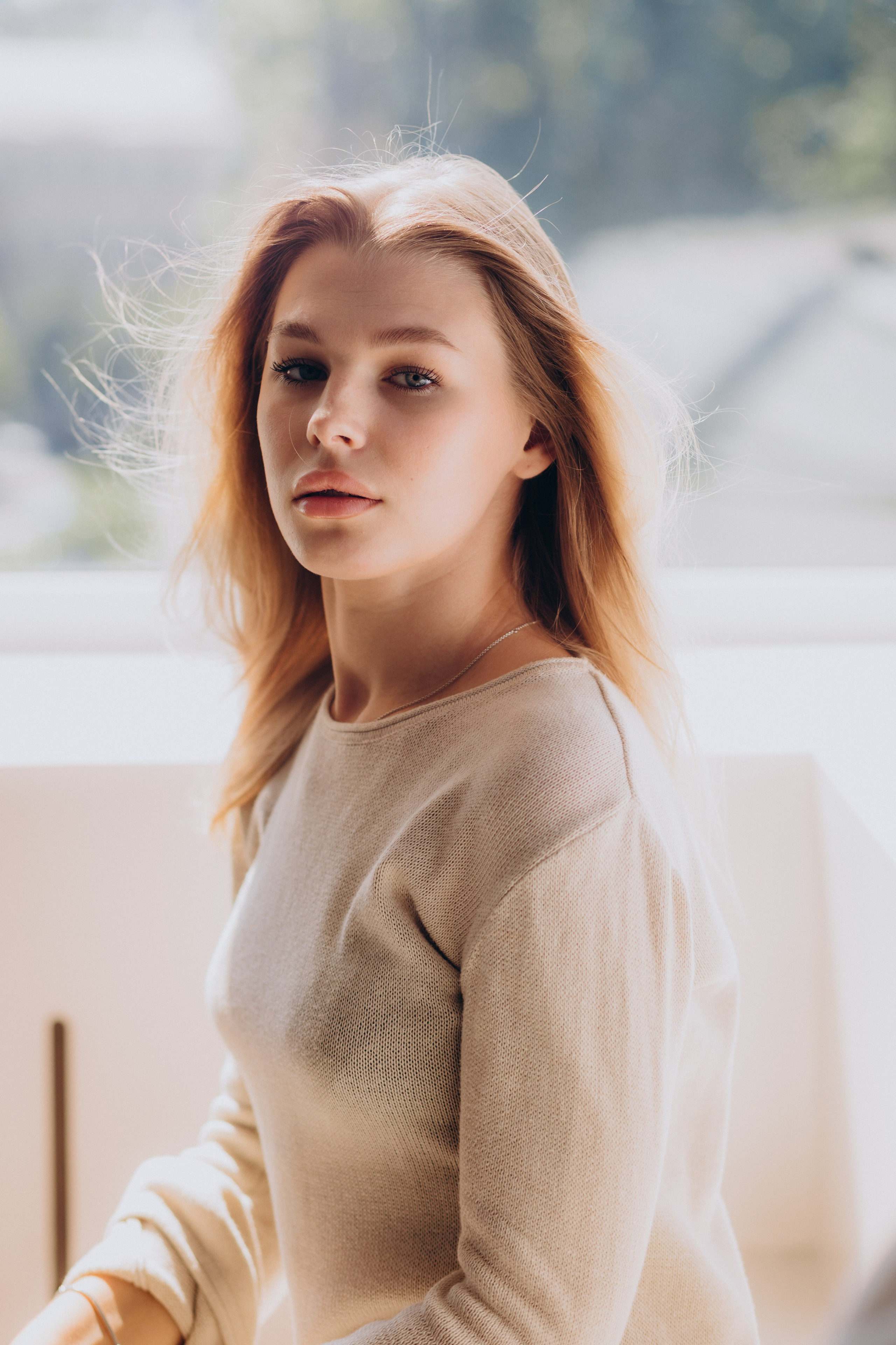 Фотосессия для контента салона красоты Бровико. Фотограф в Санкт-Петербурге Разиля Идиятуллина