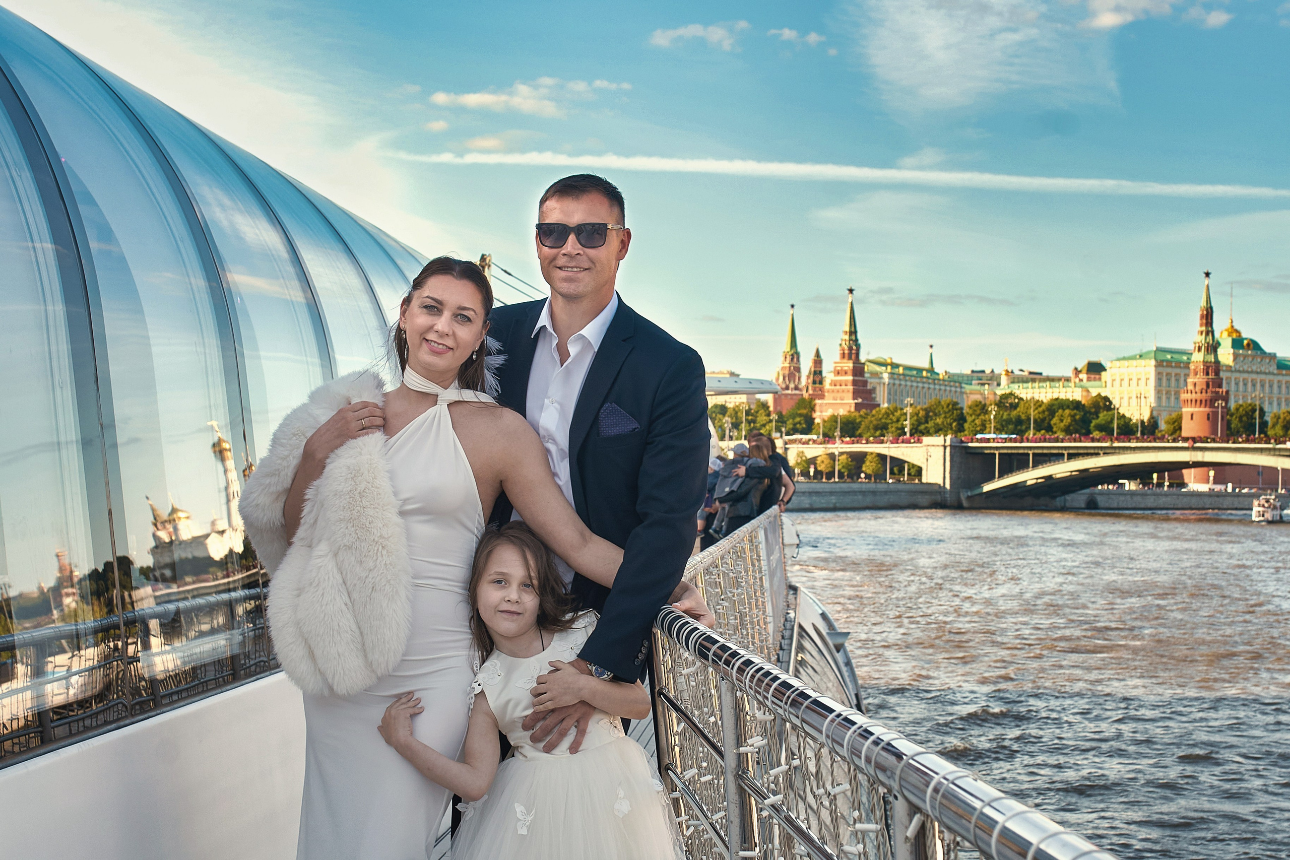 Свадебная прогулка на корабле, по Москве-реке