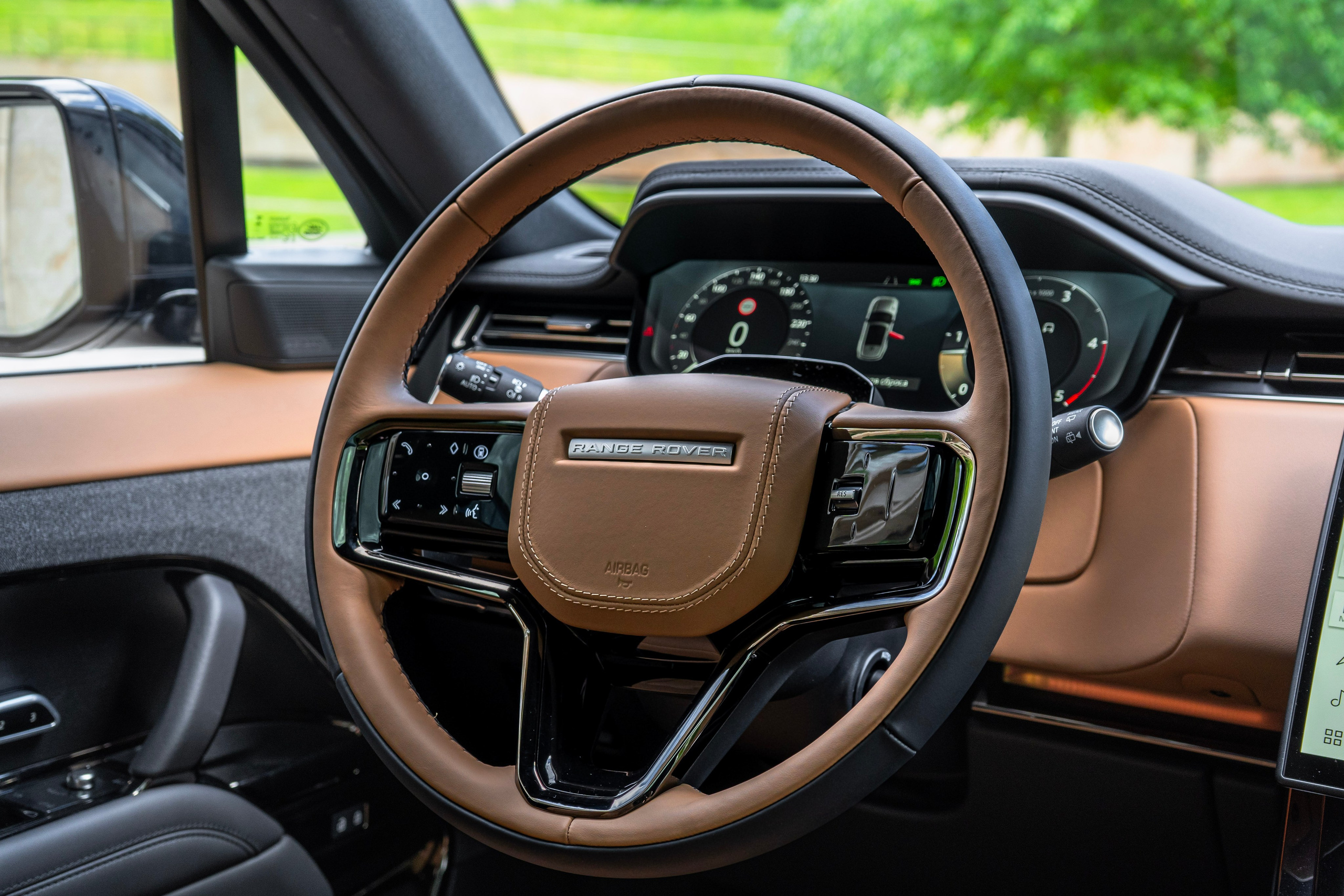 Range Rover Sport 2026. Автомобильный фотограф Ногинск Денис Городок