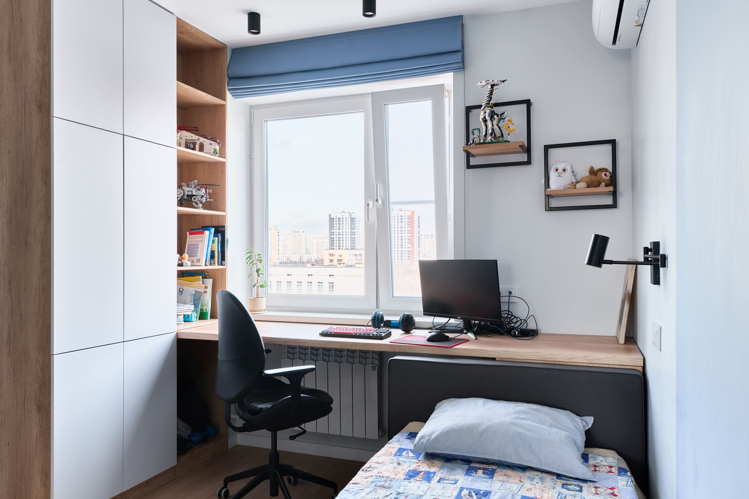 На улице Юных Ленинцев. Никита Хохловский фото и видео продакшн