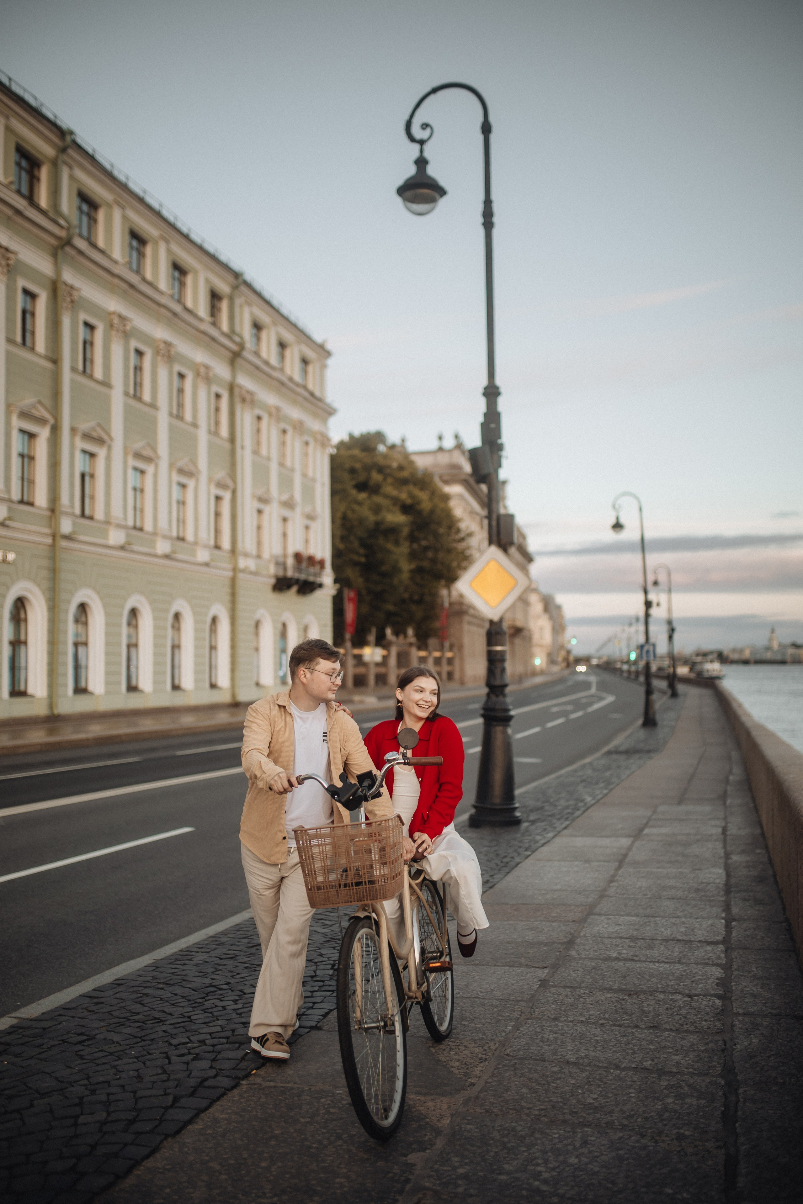 Рассвет в Питере. Фотограф в Санкт Петербурге Лара Великова