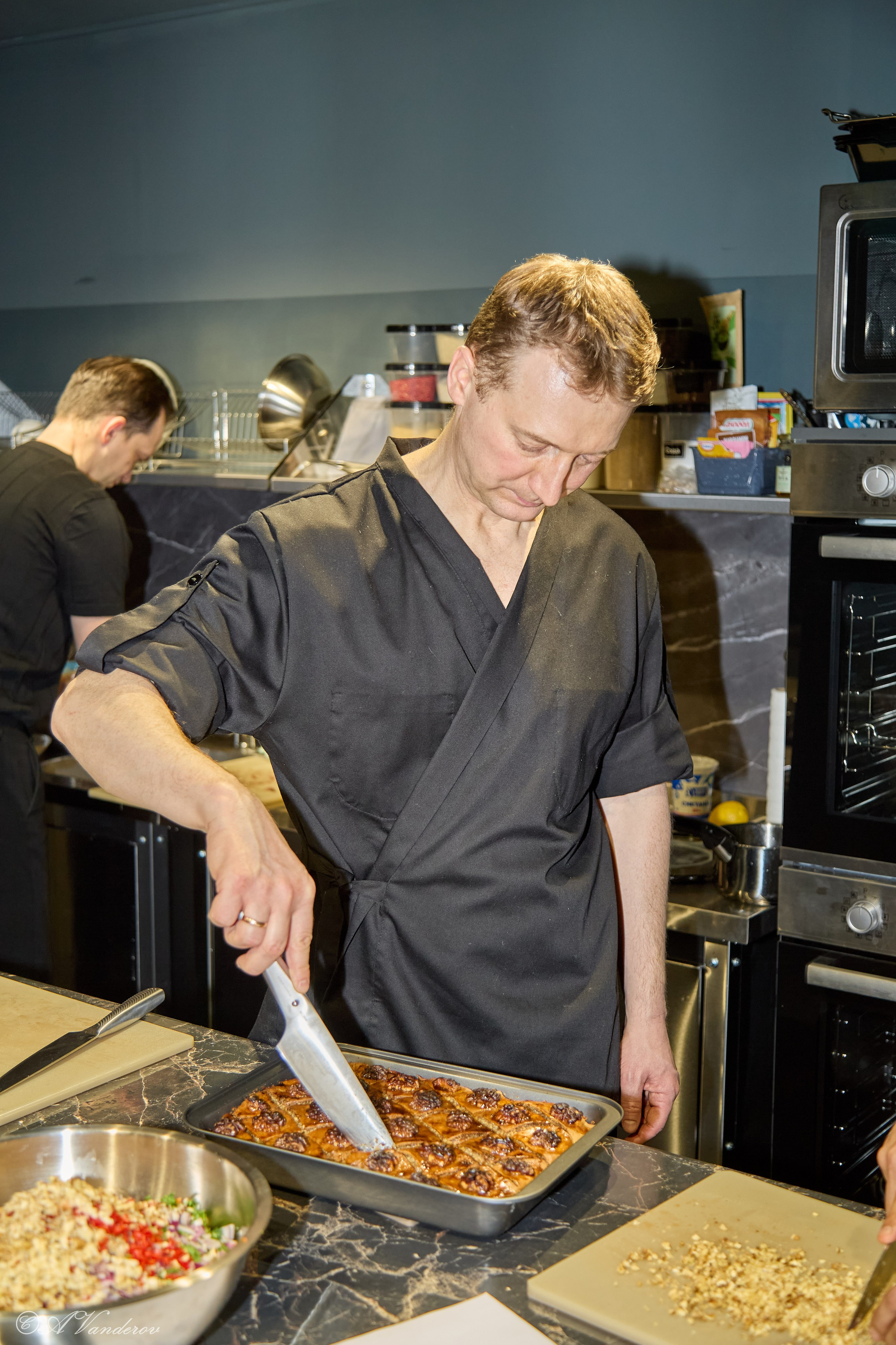 Мужские разговоры на кухне. Фотограф Омск | Александр Вандеров