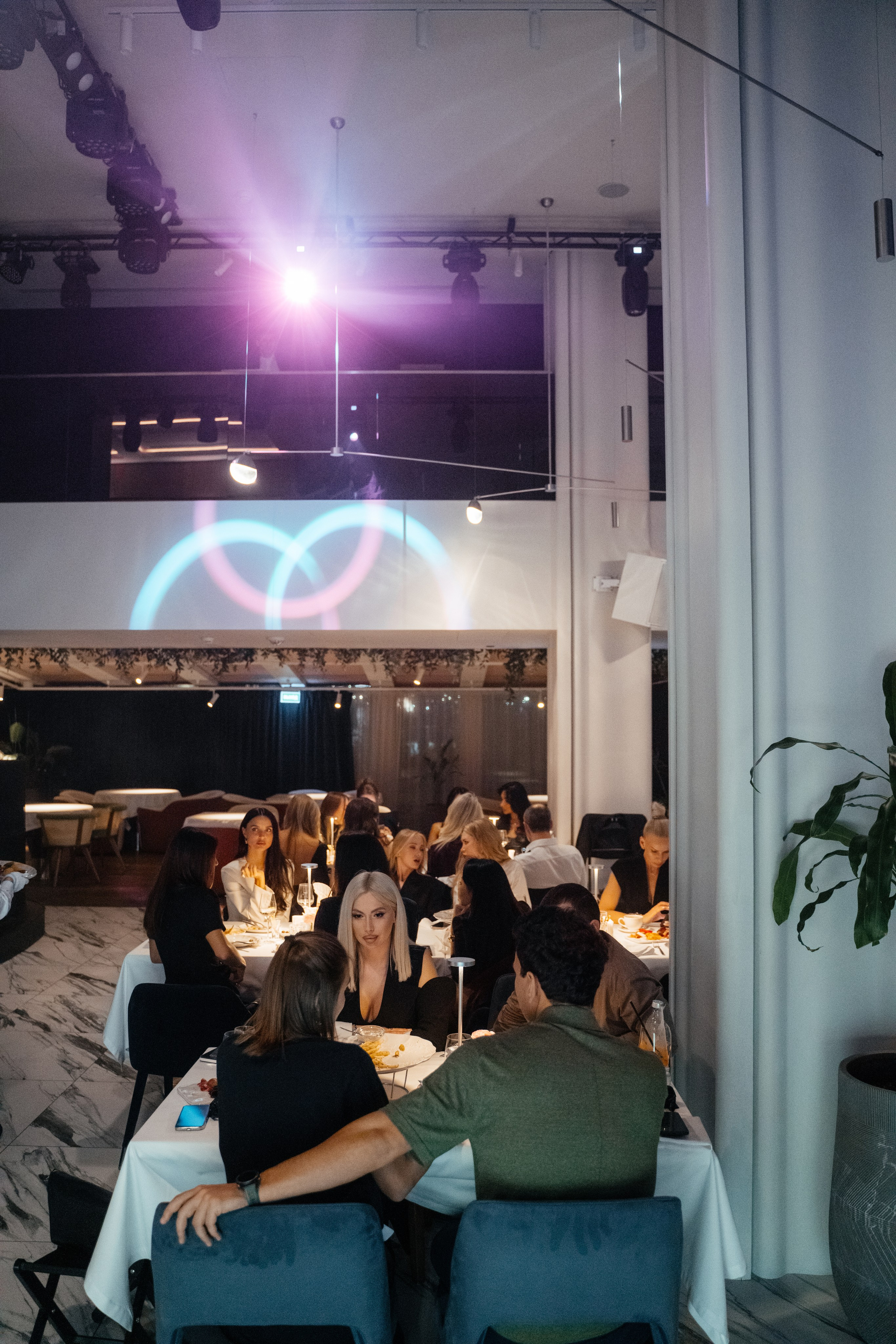 2 апреля (среда). BENUAR Restaurant