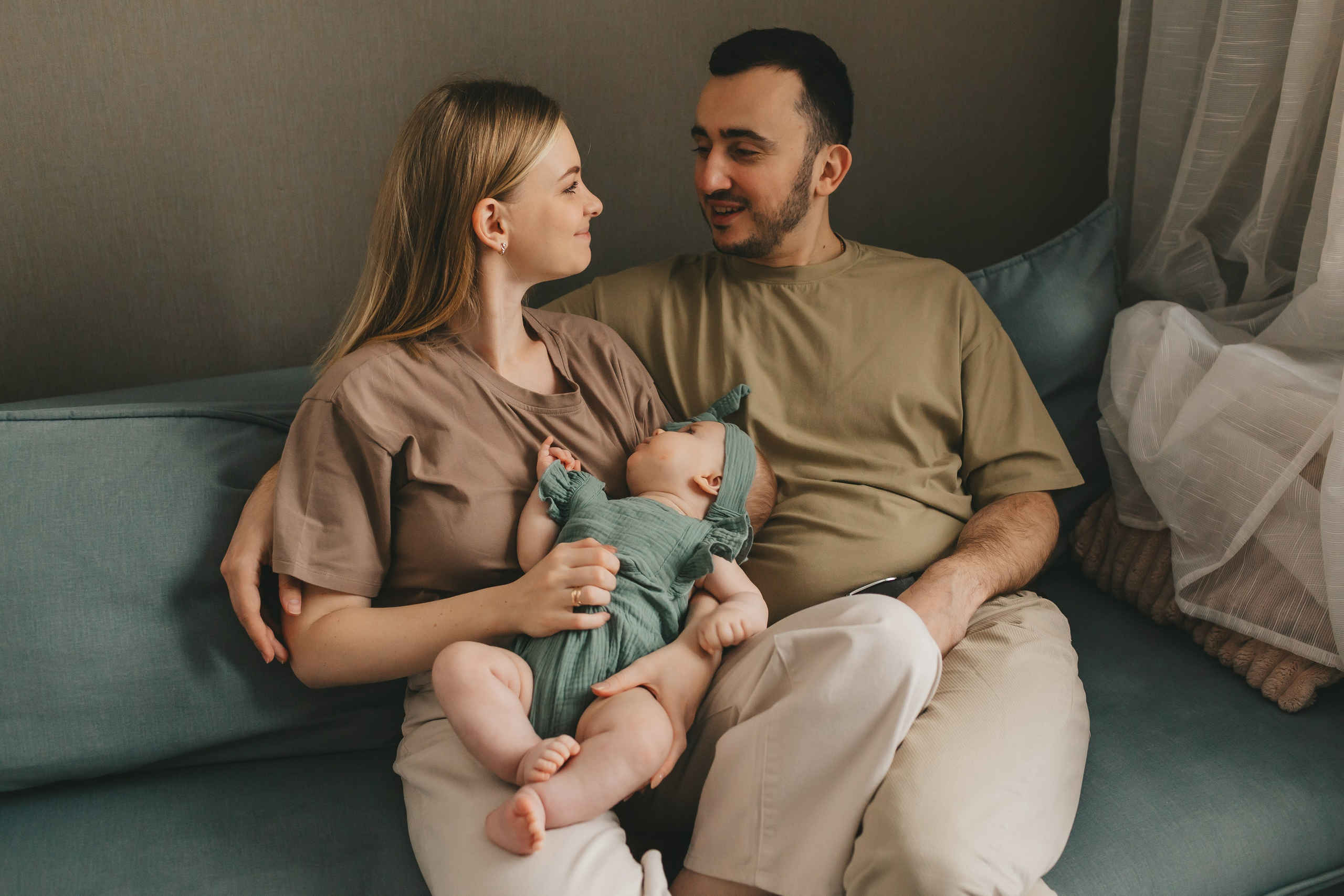 Женя, Юля и Вероника (домашняя фотосессия). Семейный и детский фотограф и видеограф в Москве, Дрокина Наталья