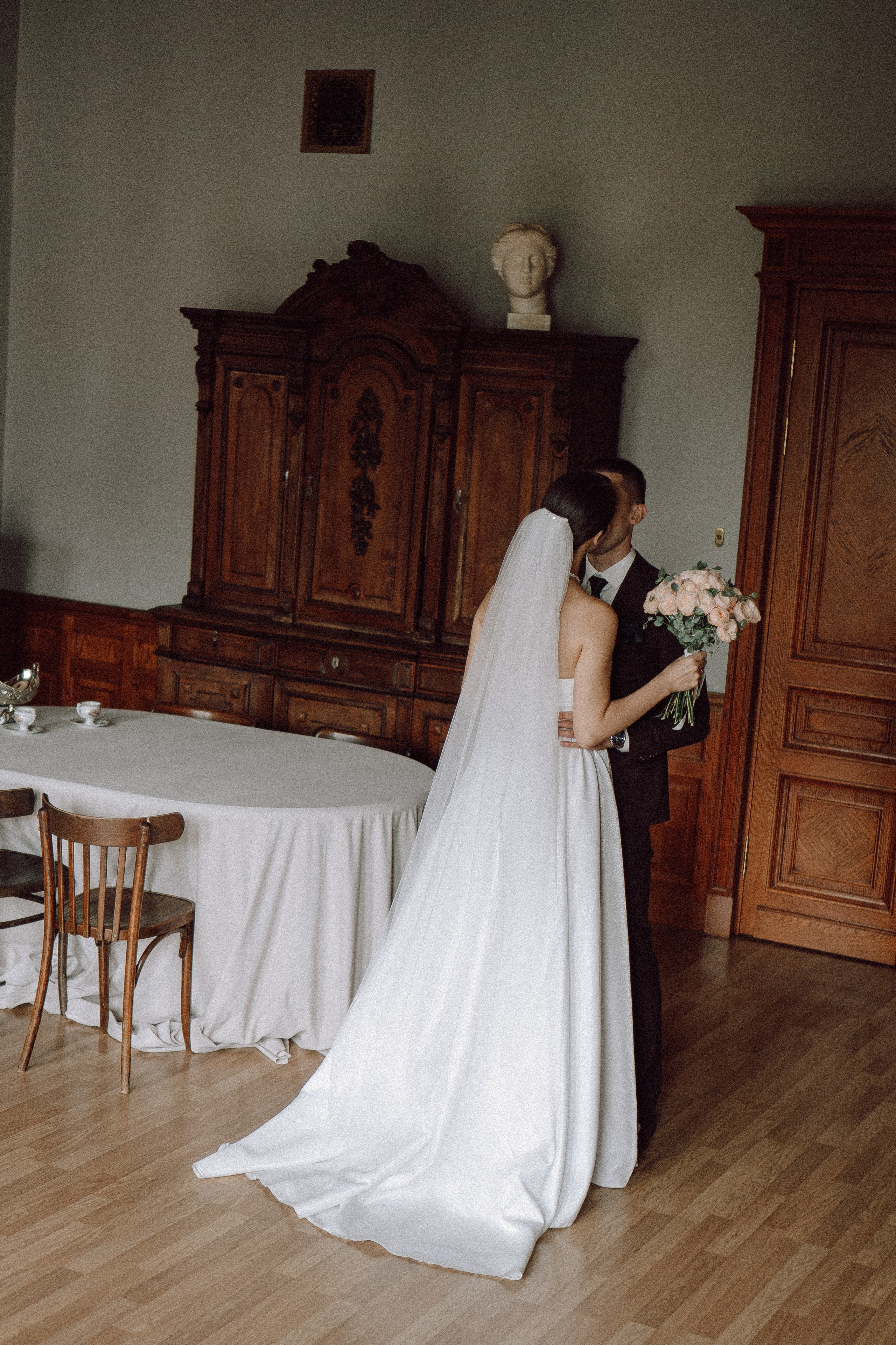 СВАДЕБНАЯ ПРОГУЛКА В САНТК-ПЕТЕРБУРГЕ (ИСАКИЕВСКИЙ СОБОР, ЗИМНЯЯ КАНАВКА, ЭРМИТАЖ И БОЛЬШАЯ МОРСКАЯ УЛИЦА). Профессиональный фотограф, Санкт-Петербург — Виктория Богомолова