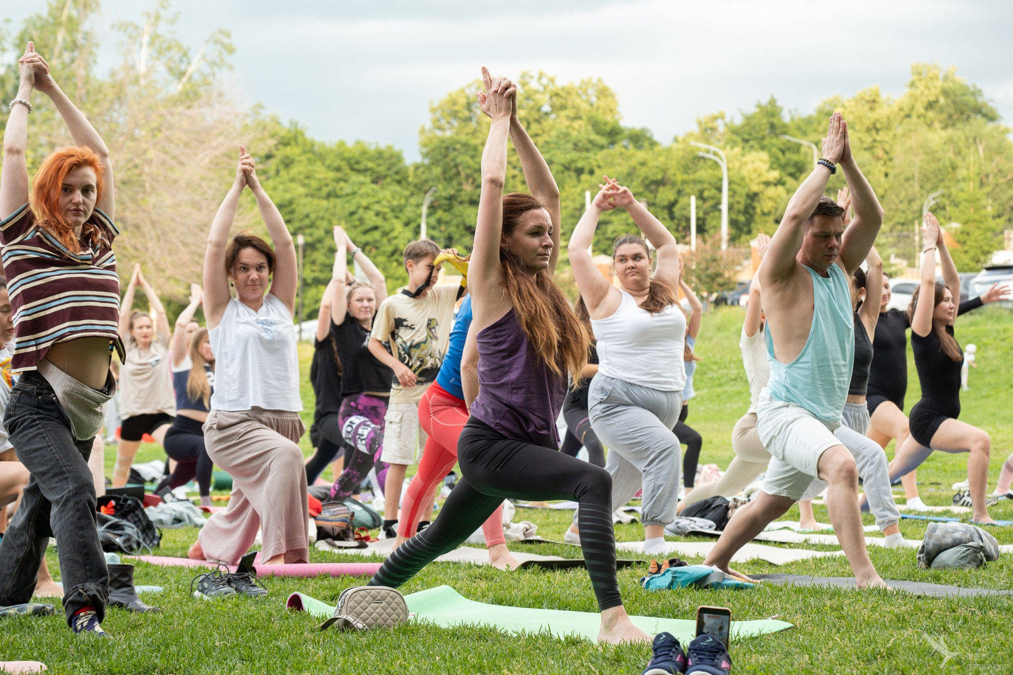 Международный день йоги в парке Горького. Репортажный фотограф в Казани Павел Серпокрылов