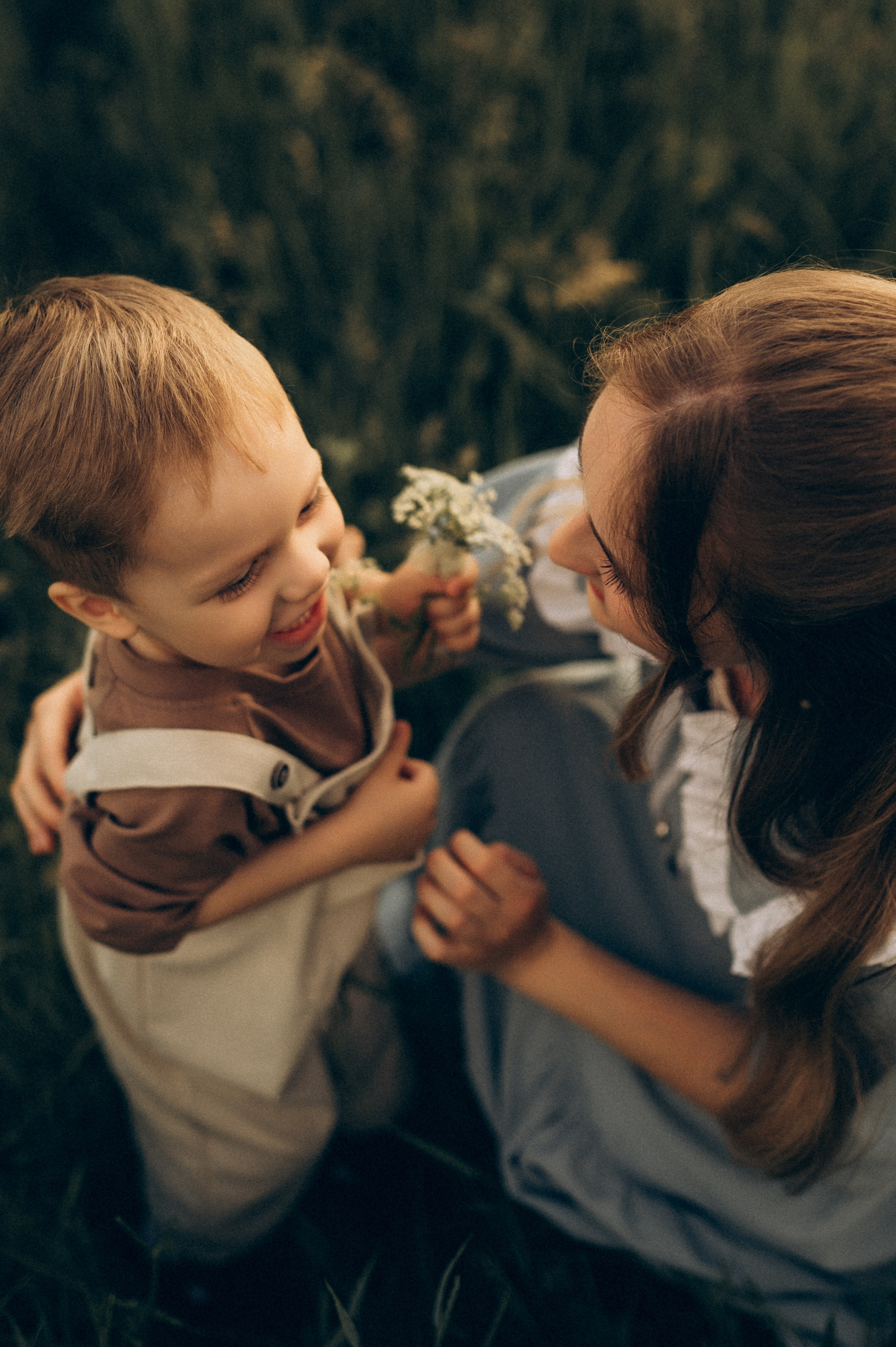 Фотосессия на природе мамы и сына. Фотограф Алексин, Тула