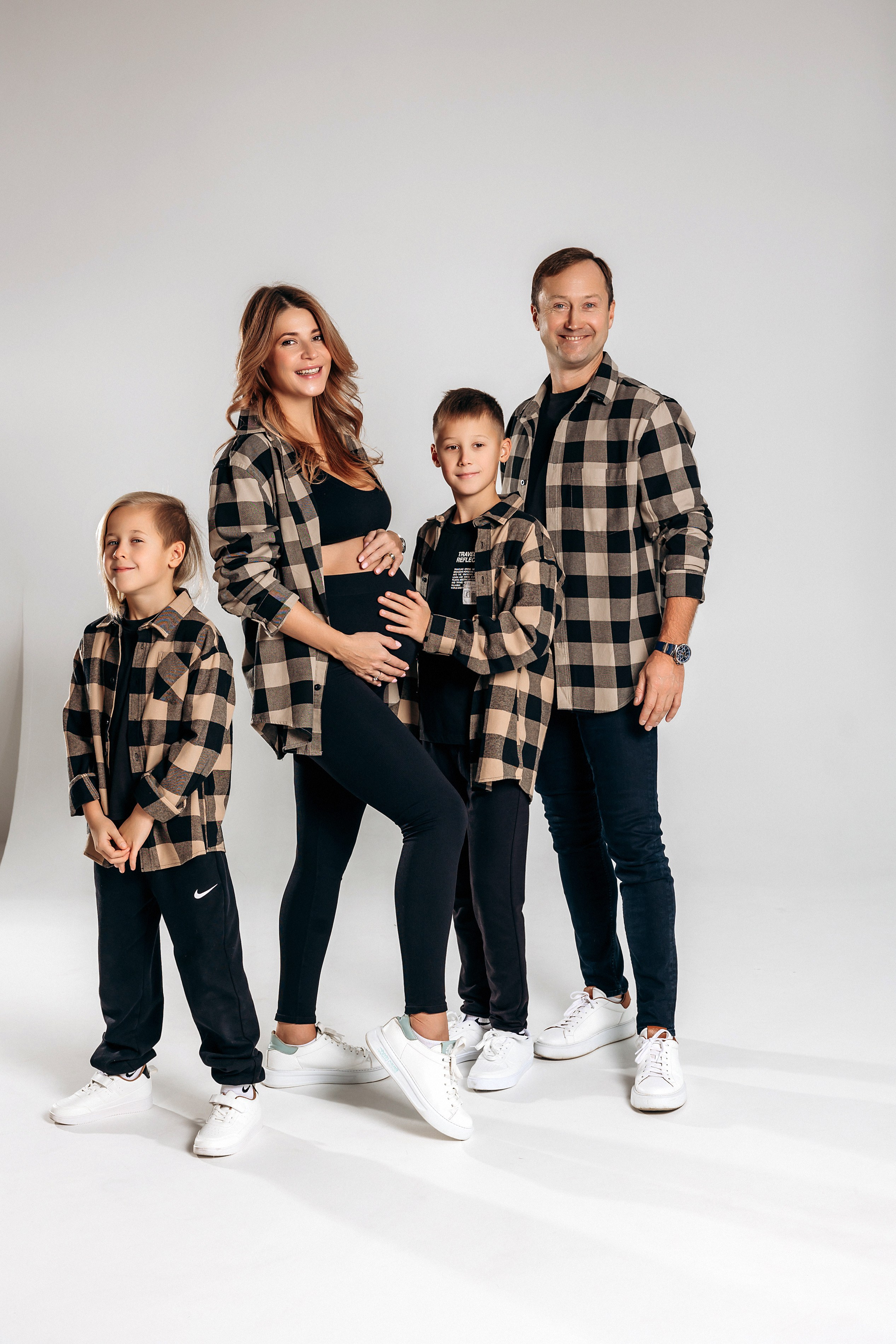 Валя и семья.В ожидании Владимира.Фотостудия Баланс. Фотограф в Калининграде свадебная фотография, репортажная, фотосессии