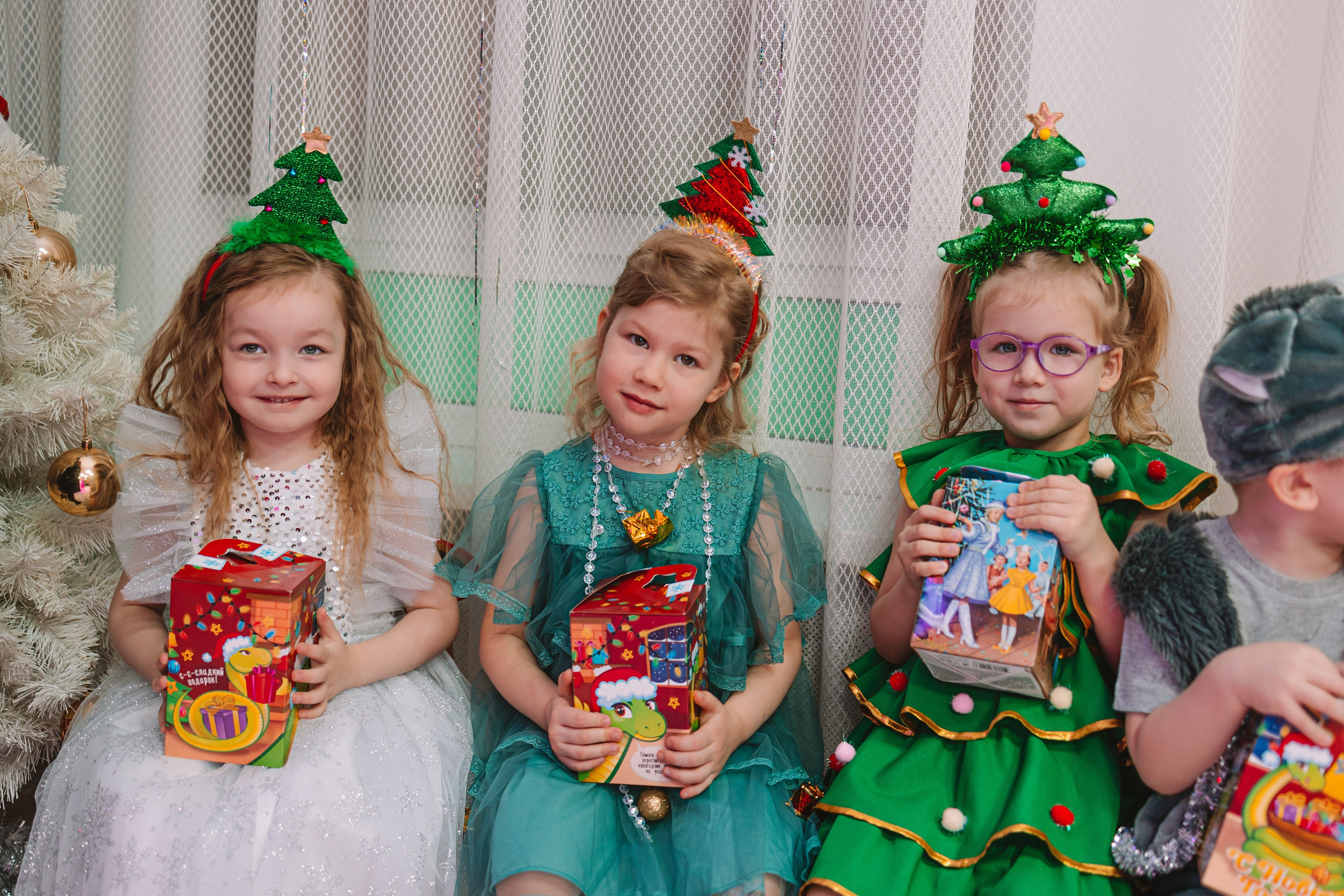 Утренник+портреты. Семейный фотограф Тюмень, фотограф на роды Салмина Мария