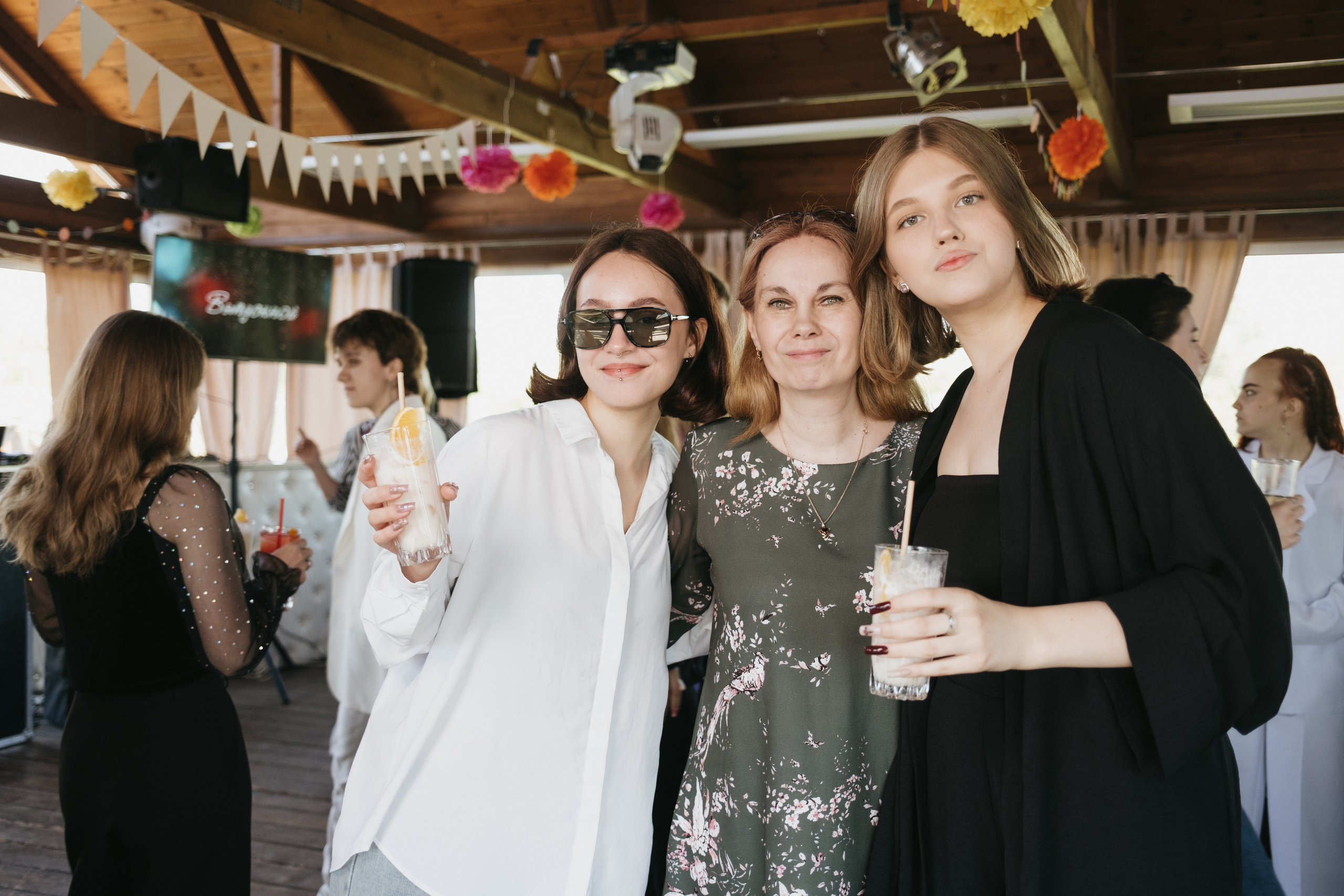 Съемка на выпускных программах. Свадебный и репортажной фотограф Денис Ожигин в Краснодаре и Краснодарском крае