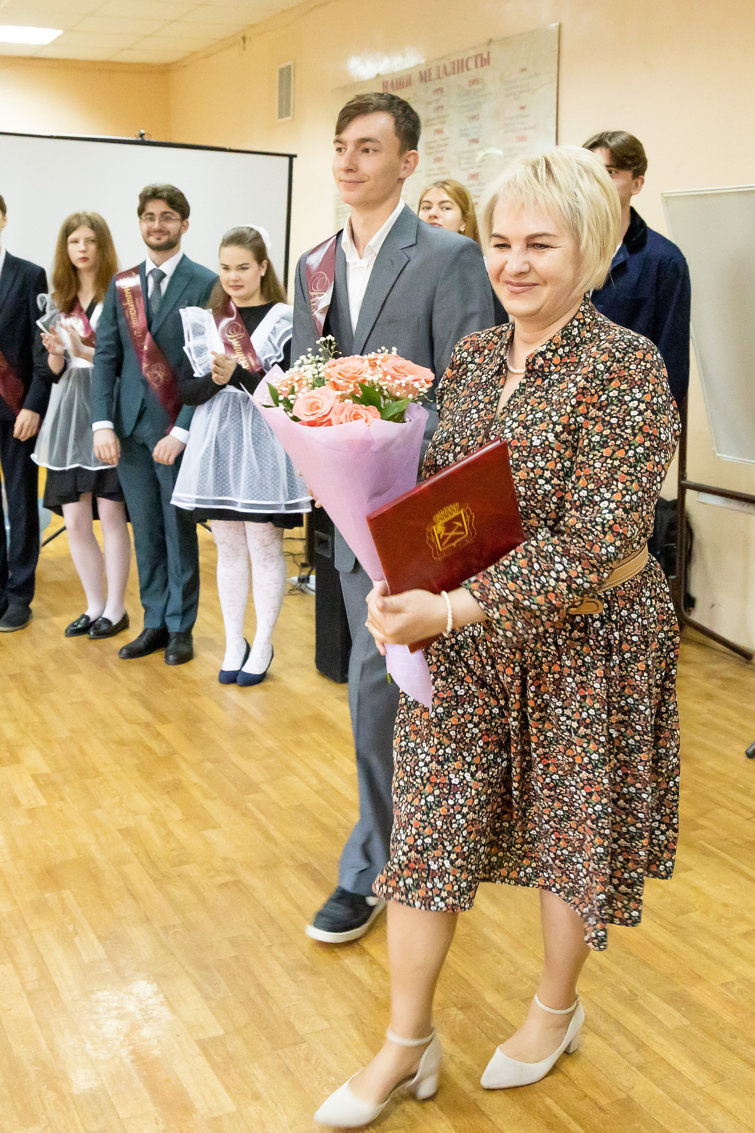 Последний звонок 11 кл. Свадебный фотограф в городе Подольск МО и Москва Крылова Ирина