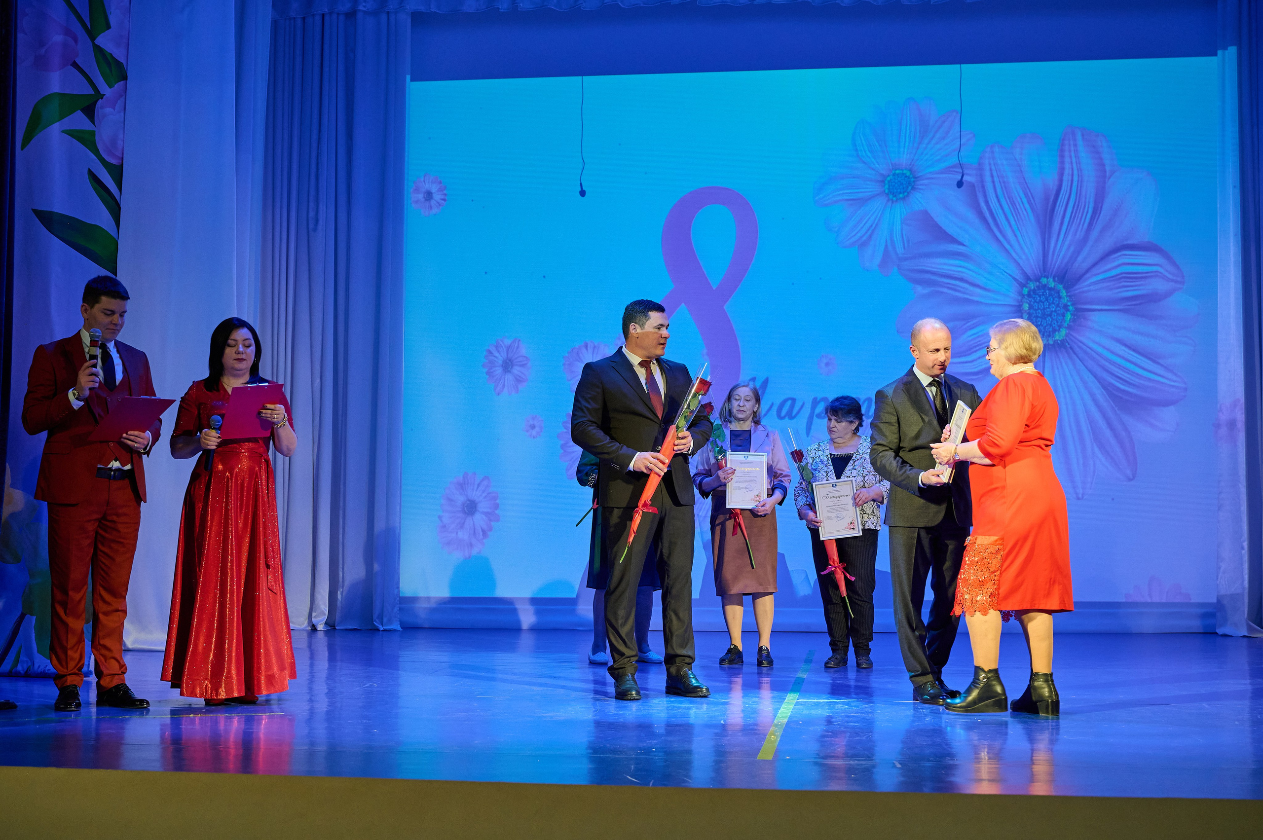 8 марта в Марьиной роще. Жизнь курорта Кабардинка в фотографиях