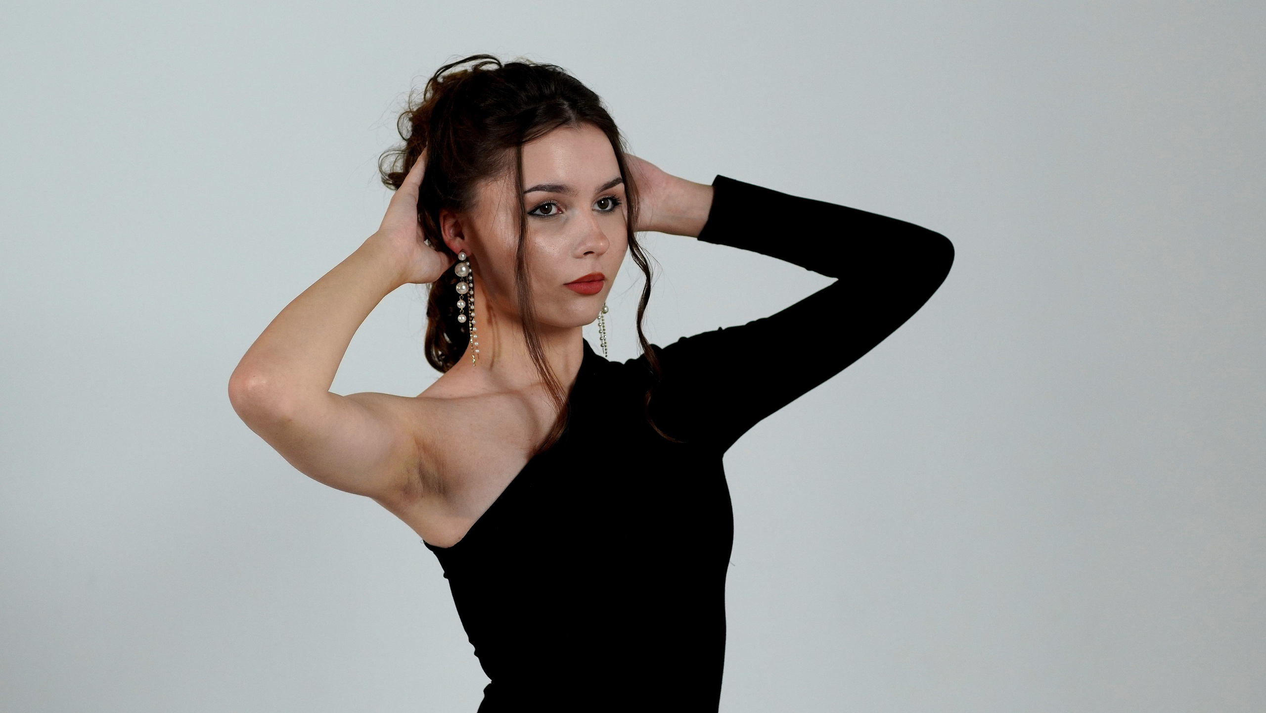 Фотосессии с моделью для маркетплейсов. Коллекции одежды, украшений, аксессуаров. Свадебный видеограф и фотограф в Пензе Виталий Гинзбург