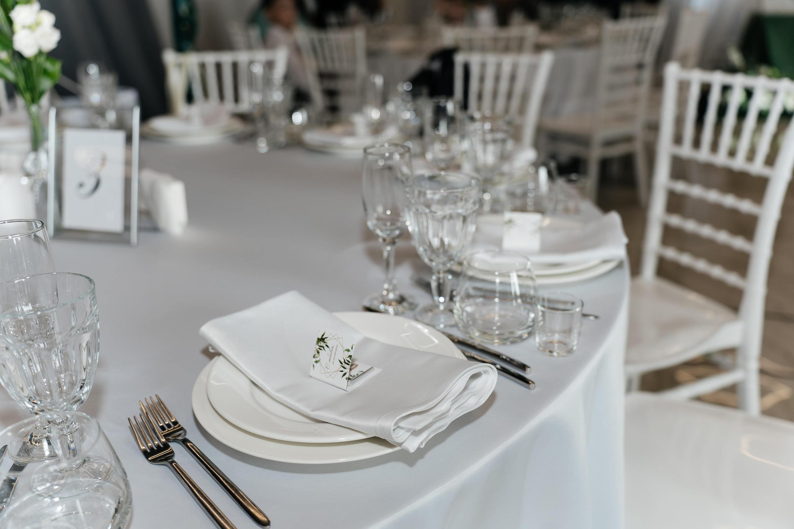 В отели. Для тех, кто не ждёт удачи, а создаёт её. Каждая фотосессия — это твой момент, твой стиль, твой успех. 📸