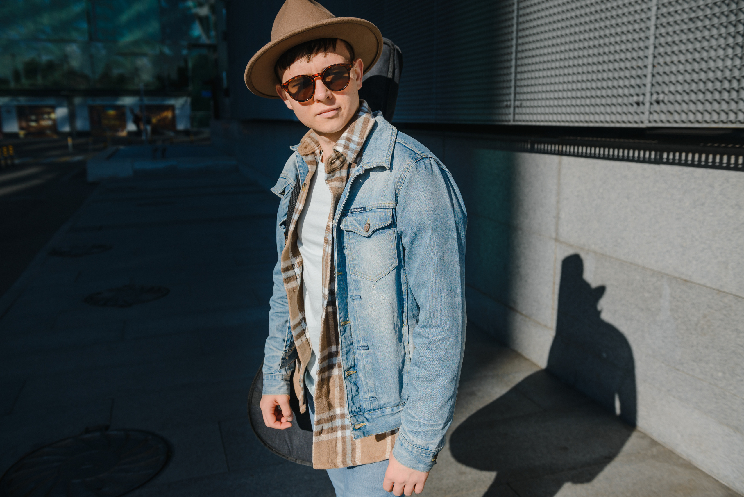 Гитара, игра на гитаре, обучение гитаре, обучение игре на гитаре, осень, осення съемка, контент, съемка для блога, контентная съемка, гитарист, блог гитариста, контентная фотосъемка для гитариста, контент гитариста, фотосессия для гитары, научиться играть на гитаре