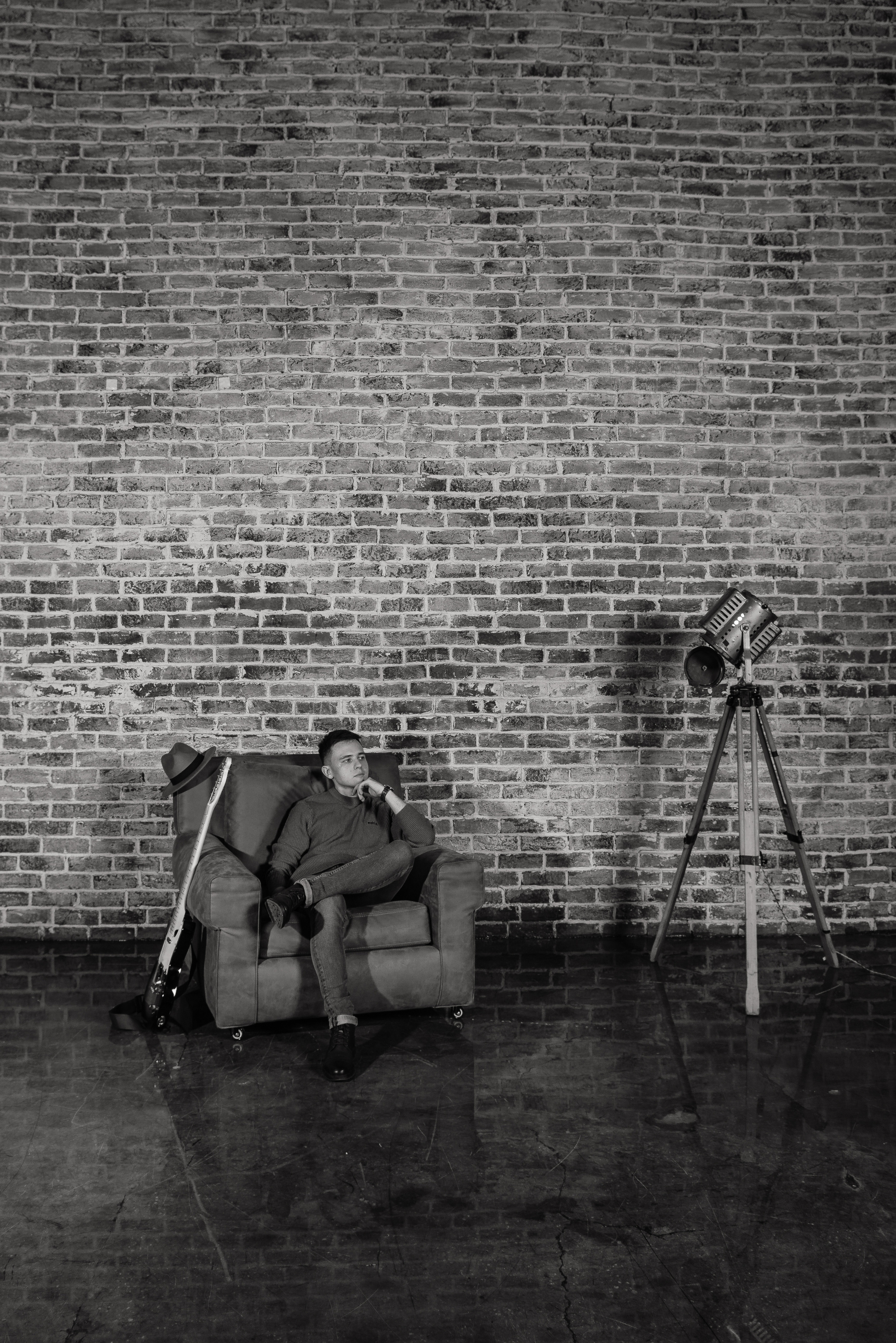 Гитара, игра на гитаре, обучение гитаре, обучение игре на гитаре, осень, осення съемка, контент, съемка для блога, контентная съемка, гитарист, блог гитариста, контентная фотосъемка для гитариста, контент гитариста, фотосессия для гитары, научиться играть на гитаре