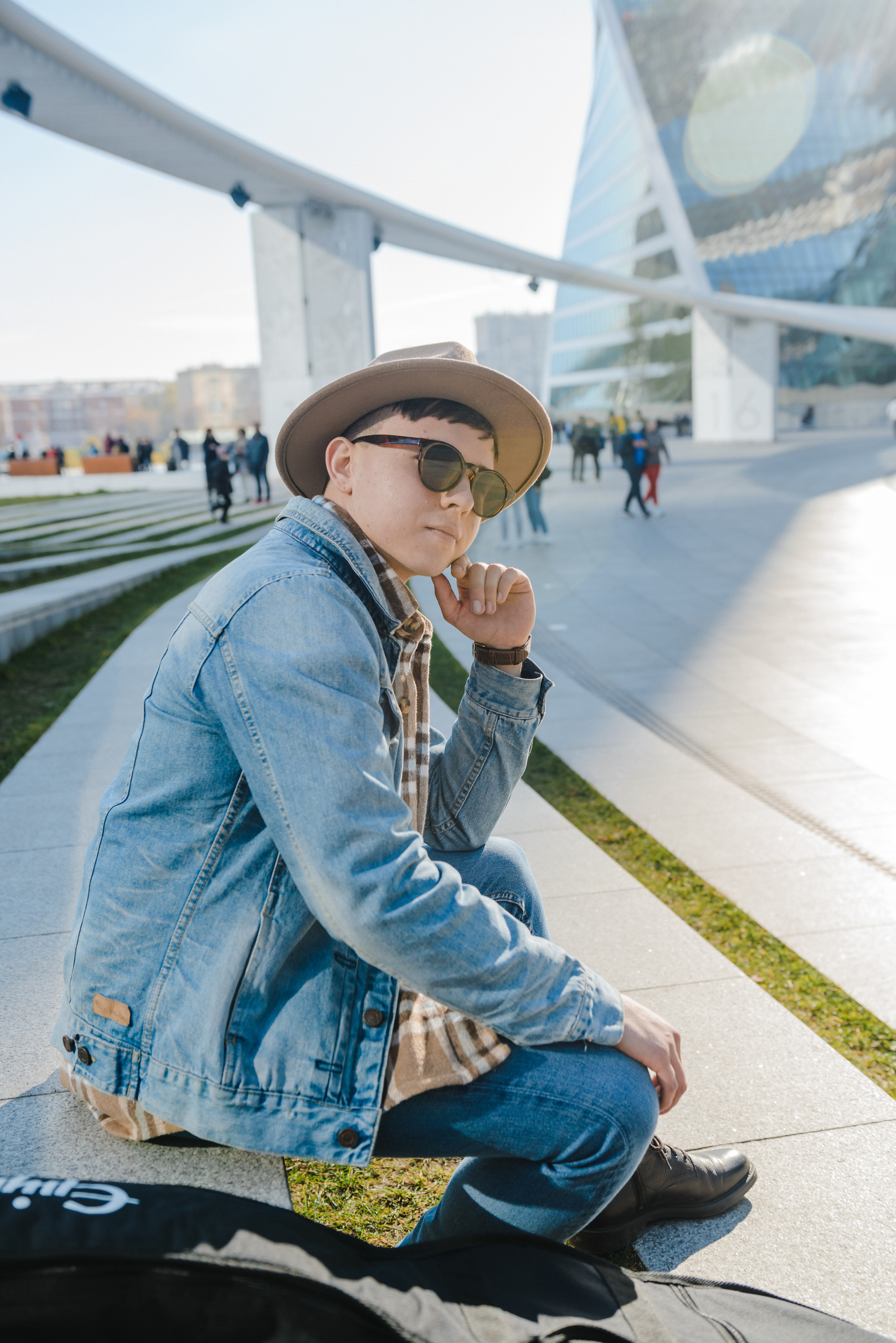 Гитара, игра на гитаре, обучение гитаре, обучение игре на гитаре, осень, осення съемка, контент, съемка для блога, контентная съемка, гитарист, блог гитариста, контентная фотосъемка для гитариста, контент гитариста, фотосессия для гитары, научиться играть на гитаре