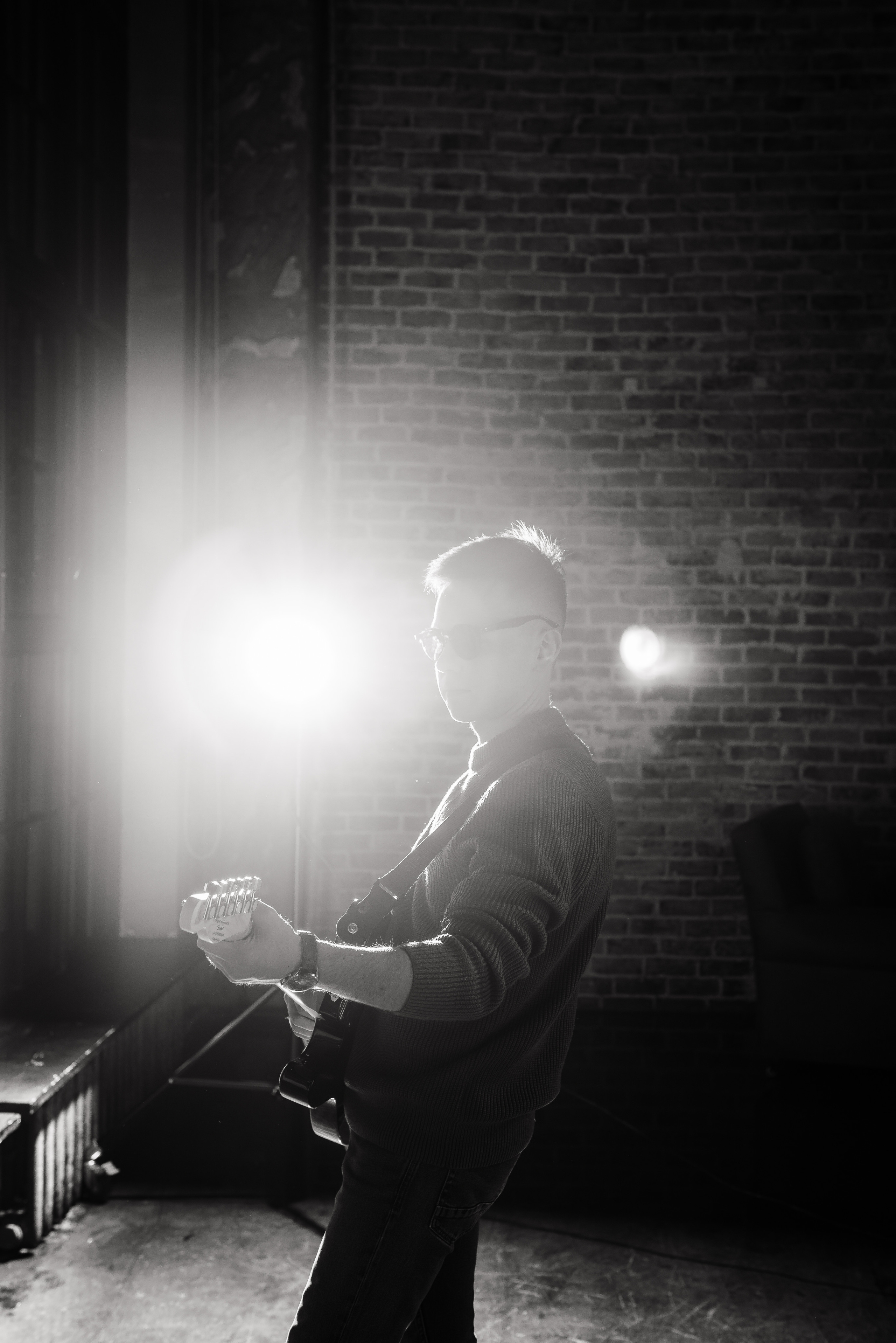 Гитара, игра на гитаре, обучение гитаре, обучение игре на гитаре, осень, осення съемка, контент, съемка для блога, контентная съемка, гитарист, блог гитариста, контентная фотосъемка для гитариста, контент гитариста, фотосессия для гитары, научиться играть на гитаре