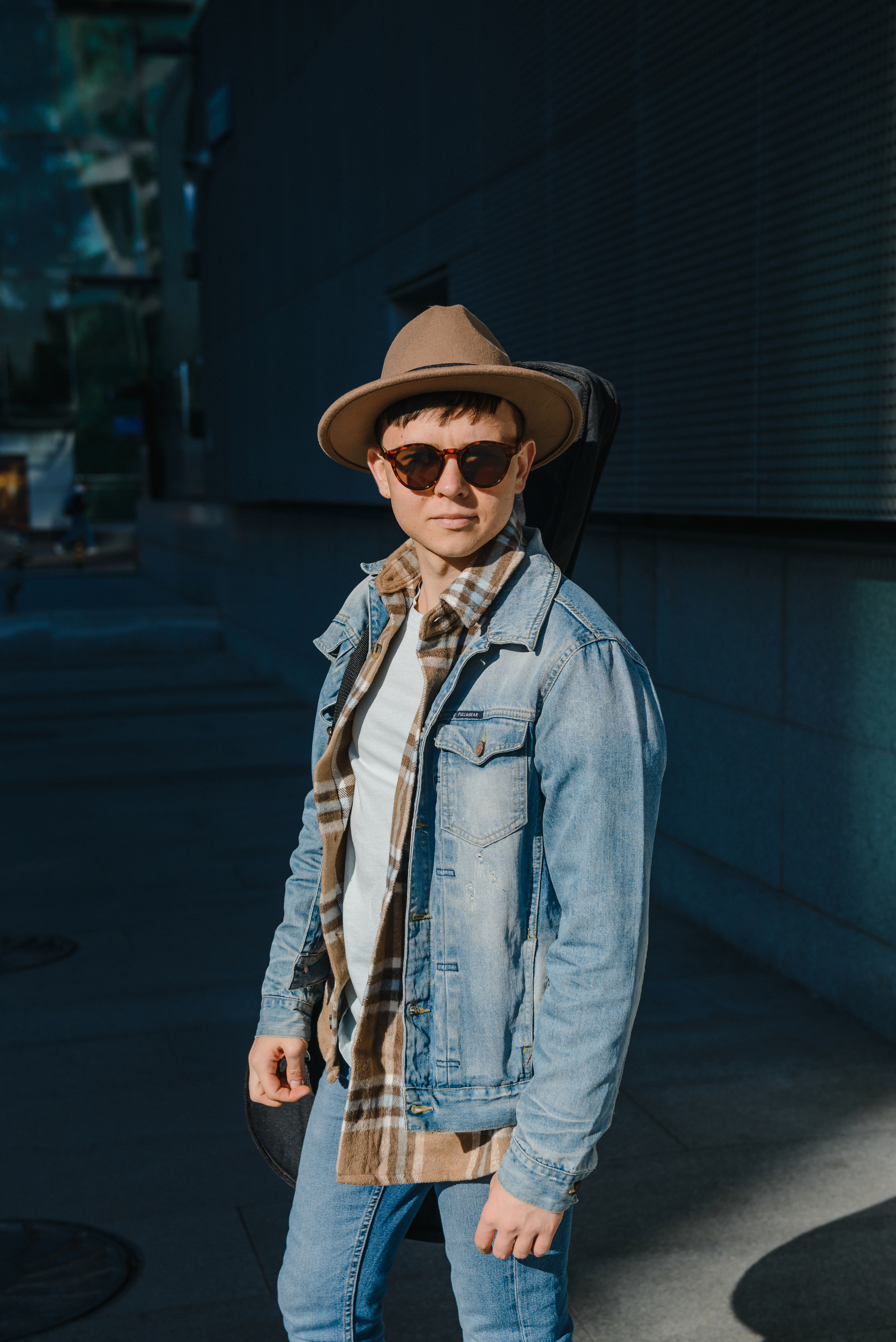 Гитара, игра на гитаре, обучение гитаре, обучение игре на гитаре, осень, осення съемка, контент, съемка для блога, контентная съемка, гитарист, блог гитариста, контентная фотосъемка для гитариста, контент гитариста, фотосессия для гитары, научиться играть на гитаре