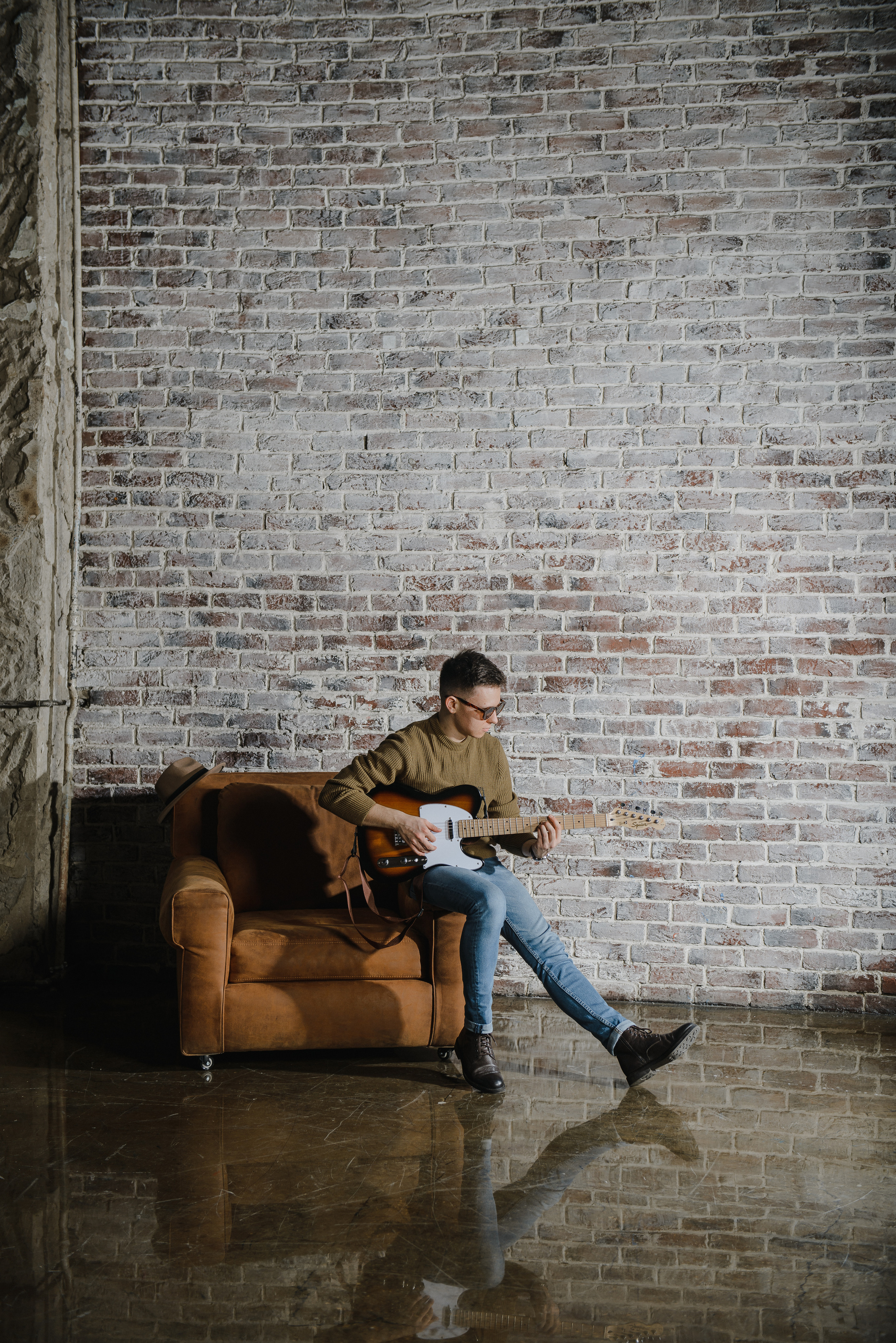 Гитара, игра на гитаре, обучение гитаре, обучение игре на гитаре, осень, осення съемка, контент, съемка для блога, контентная съемка, гитарист, блог гитариста, контентная фотосъемка для гитариста, контент гитариста, фотосессия для гитары, научиться играть на гитаре