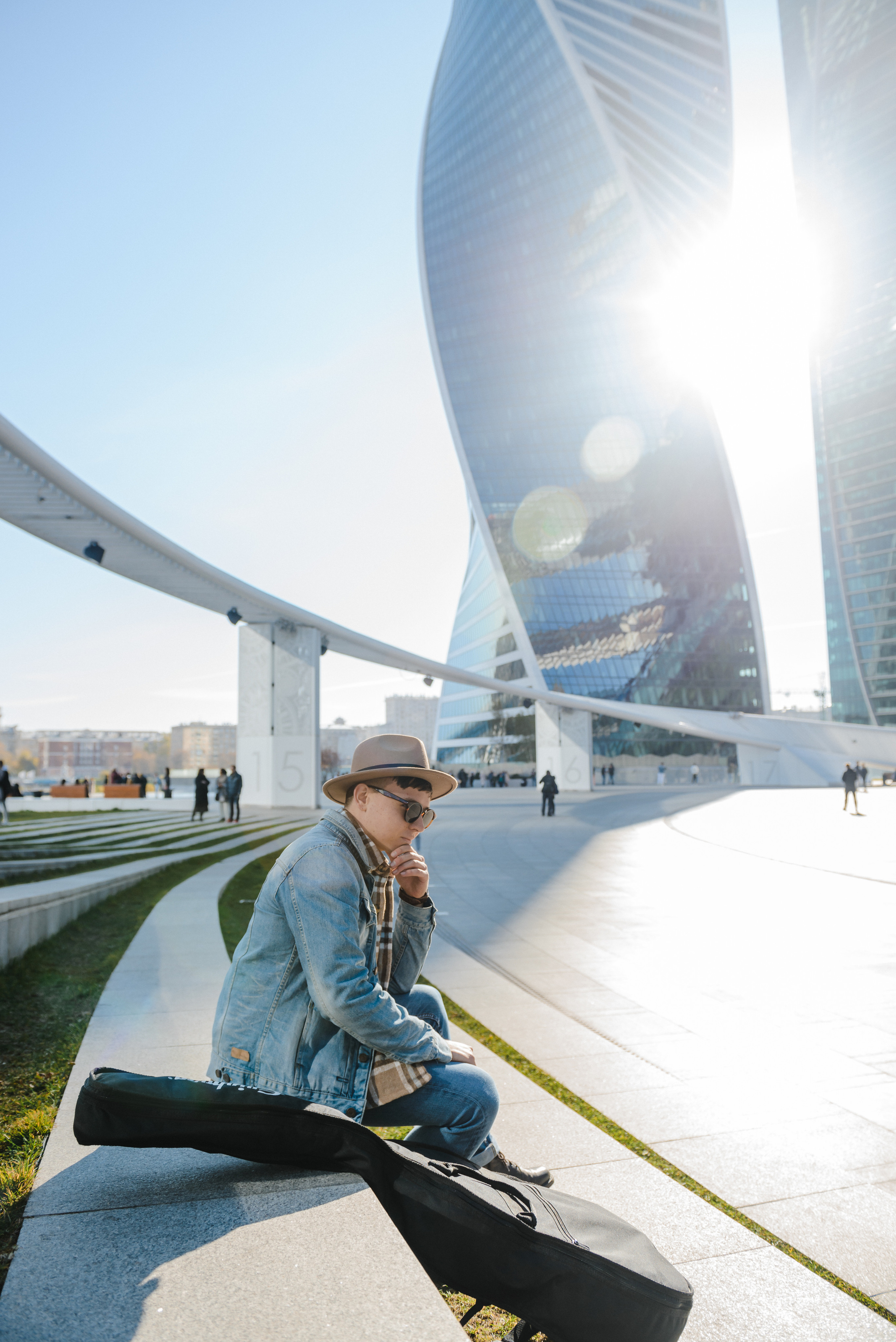 Гитара, игра на гитаре, обучение гитаре, обучение игре на гитаре, осень, осення съемка, контент, съемка для блога, контентная съемка, гитарист, блог гитариста, контентная фотосъемка для гитариста, контент гитариста, фотосессия для гитары, научиться играть на гитаре