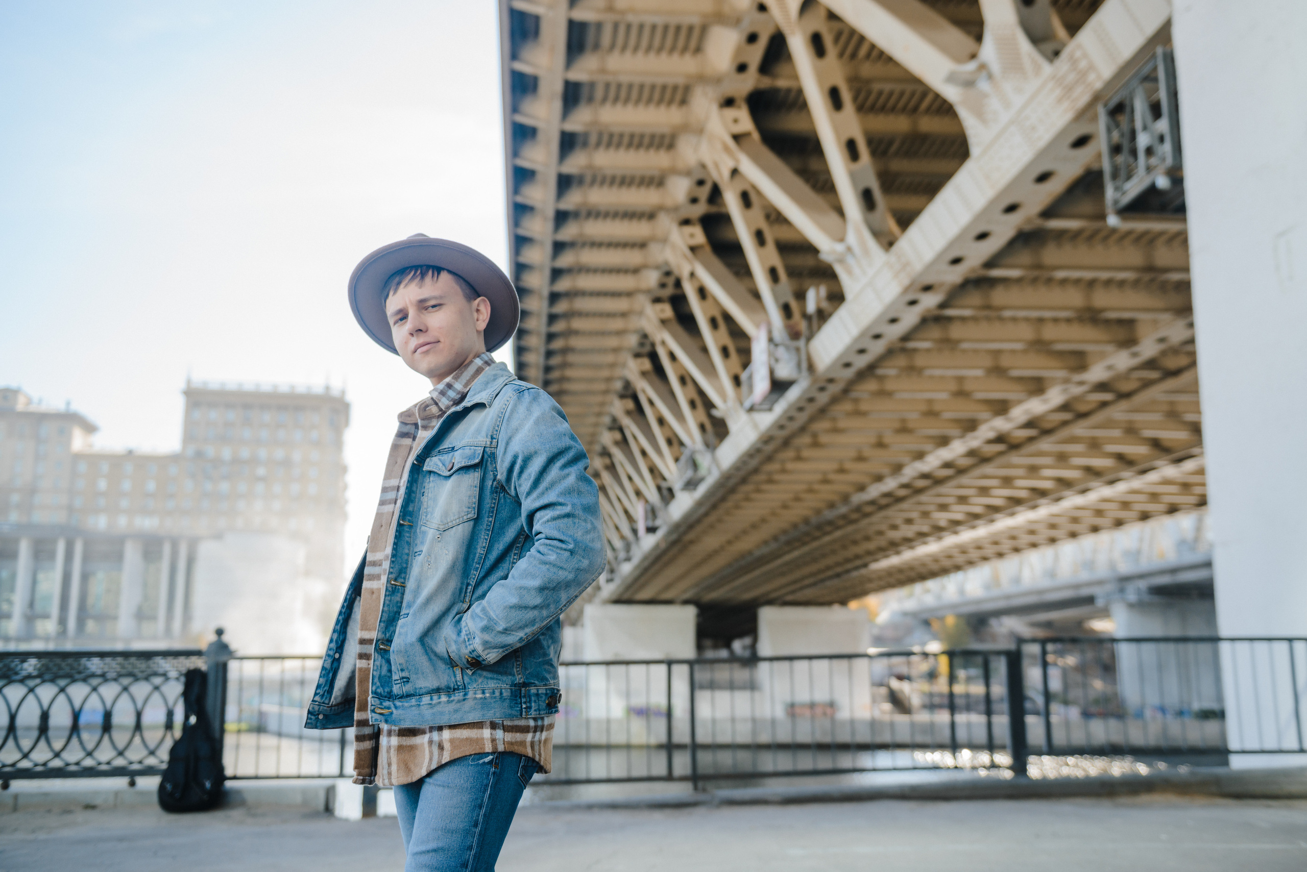 Гитара, игра на гитаре, обучение гитаре, обучение игре на гитаре, осень, осення съемка, контент, съемка для блога, контентная съемка, гитарист, блог гитариста, контентная фотосъемка для гитариста, контент гитариста, фотосессия для гитары, научиться играть на гитаре