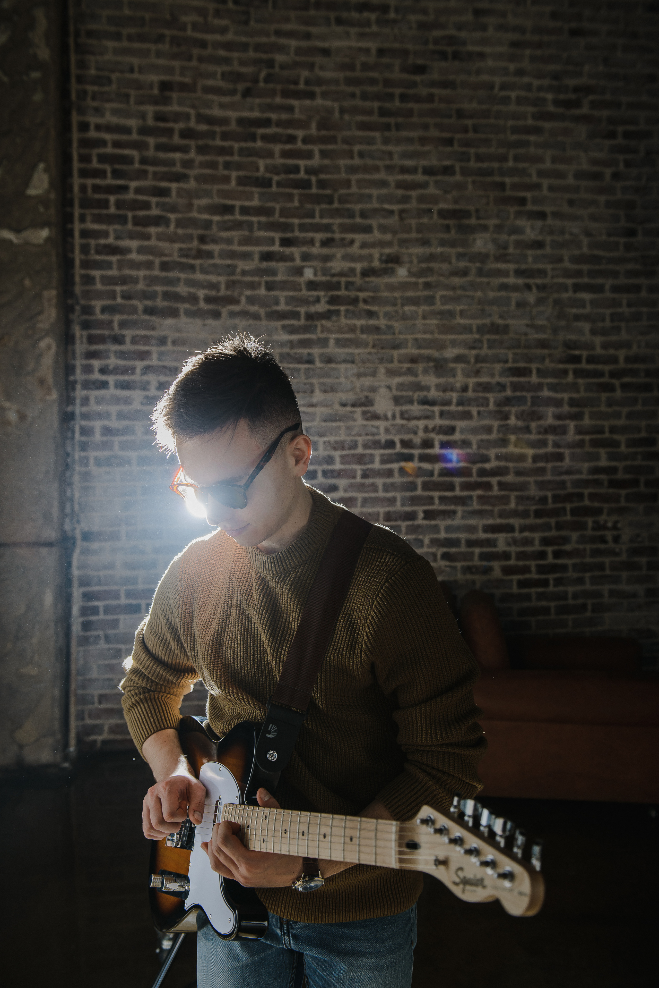 Гитара, игра на гитаре, обучение гитаре, обучение игре на гитаре, осень, осення съемка, контент, съемка для блога, контентная съемка, гитарист, блог гитариста, контентная фотосъемка для гитариста, контент гитариста, фотосессия для гитары, научиться играть на гитаре