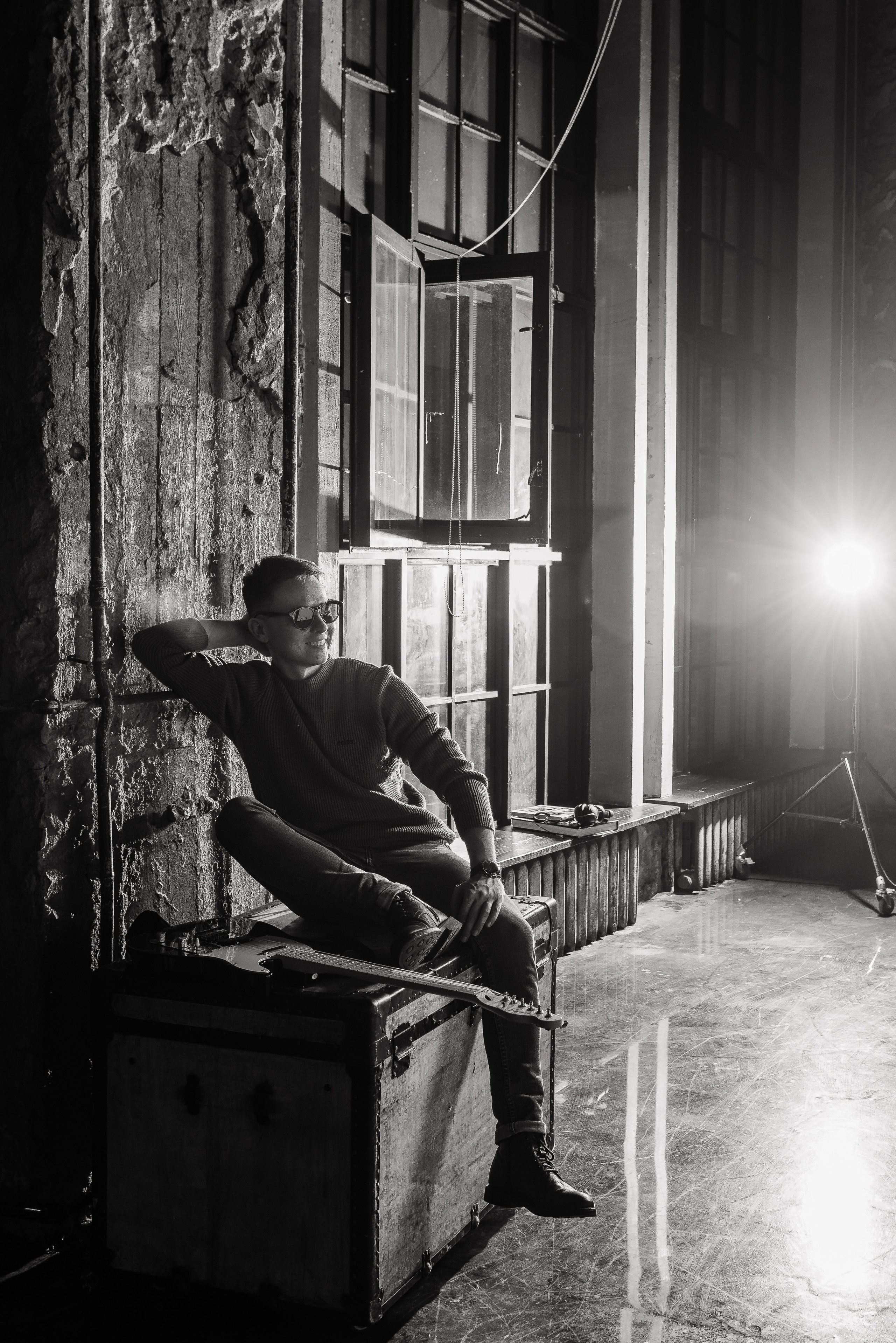 Гитара, игра на гитаре, обучение гитаре, обучение игре на гитаре, осень, осення съемка, контент, съемка для блога, контентная съемка, гитарист, блог гитариста, контентная фотосъемка для гитариста, контент гитариста, фотосессия для гитары, научиться играть на гитаре