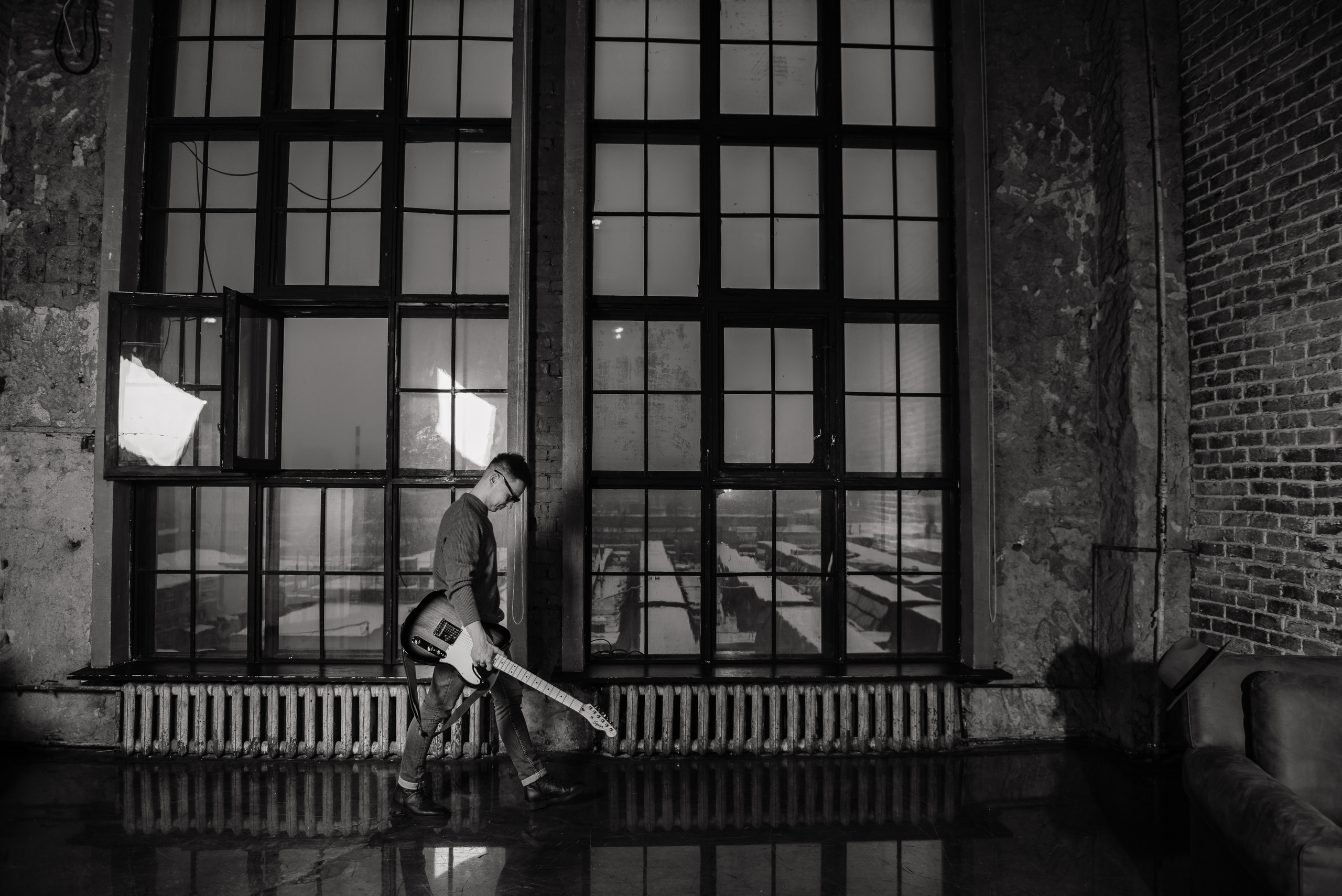 Гитара, игра на гитаре, обучение гитаре, обучение игре на гитаре, осень, осення съемка, контент, съемка для блога, контентная съемка, гитарист, блог гитариста, контентная фотосъемка для гитариста, контент гитариста, фотосессия для гитары, научиться играть на гитаре