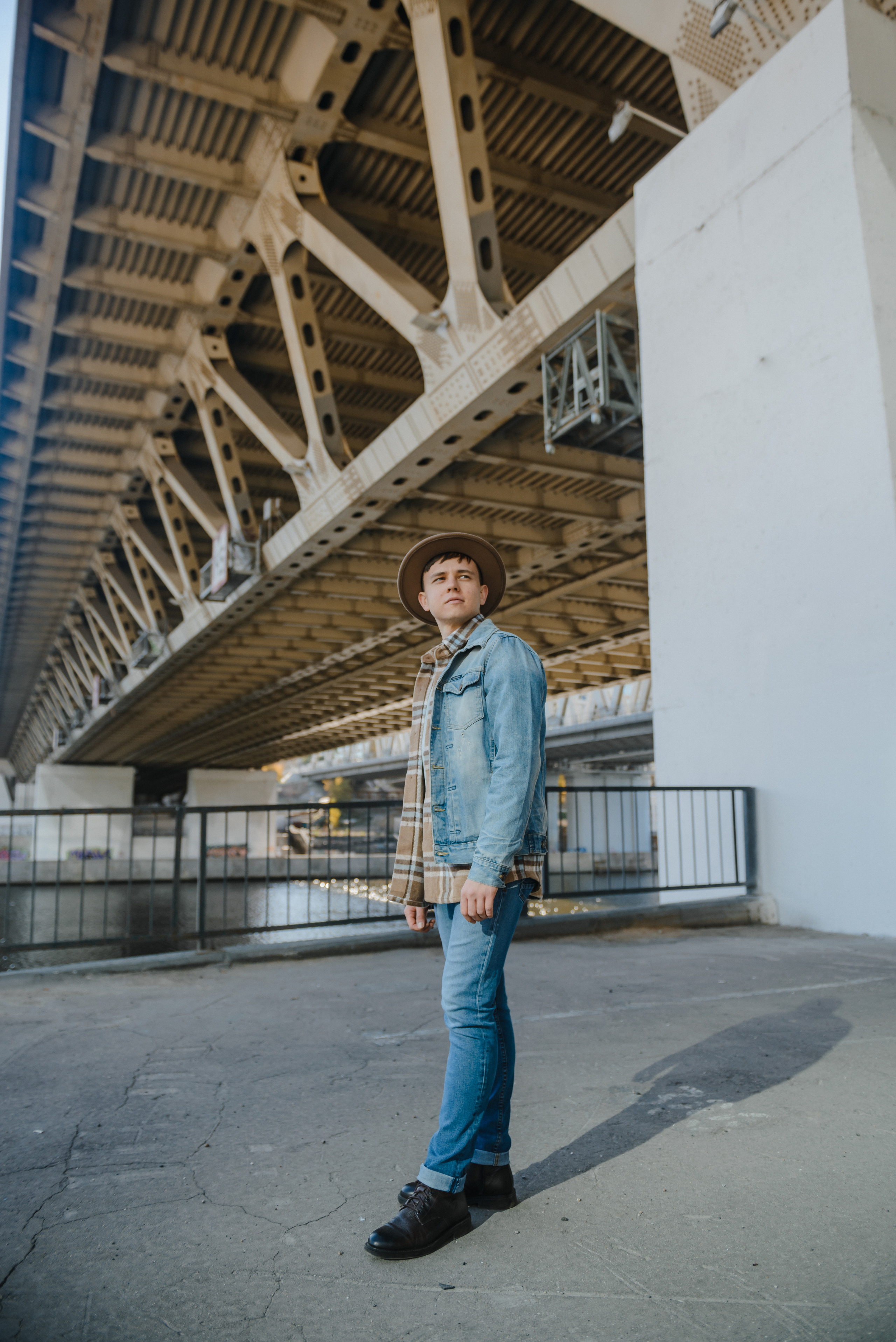 Гитара, игра на гитаре, обучение гитаре, обучение игре на гитаре, осень, осення съемка, контент, съемка для блога, контентная съемка, гитарист, блог гитариста, контентная фотосъемка для гитариста, контент гитариста, фотосессия для гитары, научиться играть на гитаре