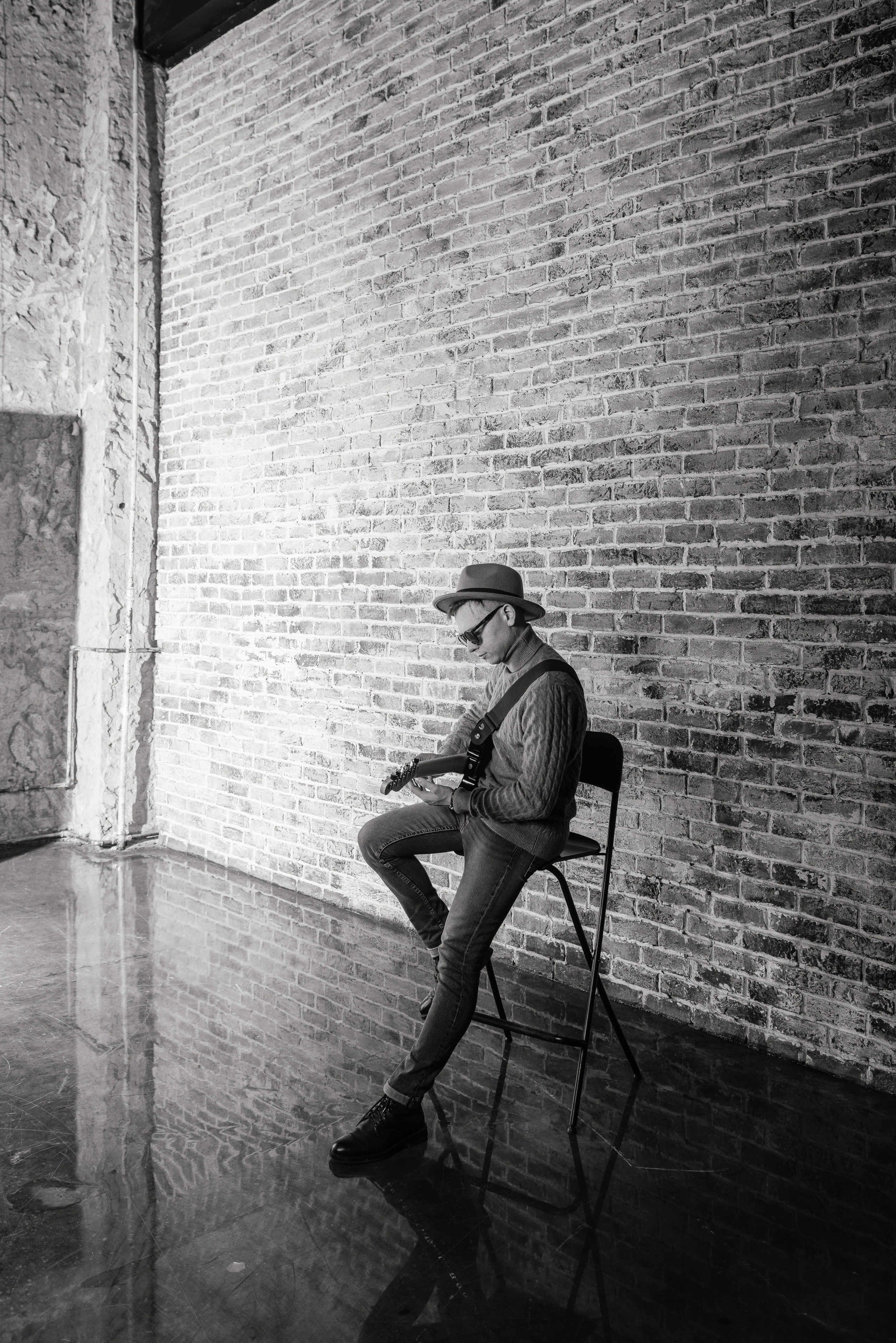 Гитара, игра на гитаре, обучение гитаре, обучение игре на гитаре, осень, осення съемка, контент, съемка для блога, контентная съемка, гитарист, блог гитариста, контентная фотосъемка для гитариста, контент гитариста, фотосессия для гитары, научиться играть на гитаре