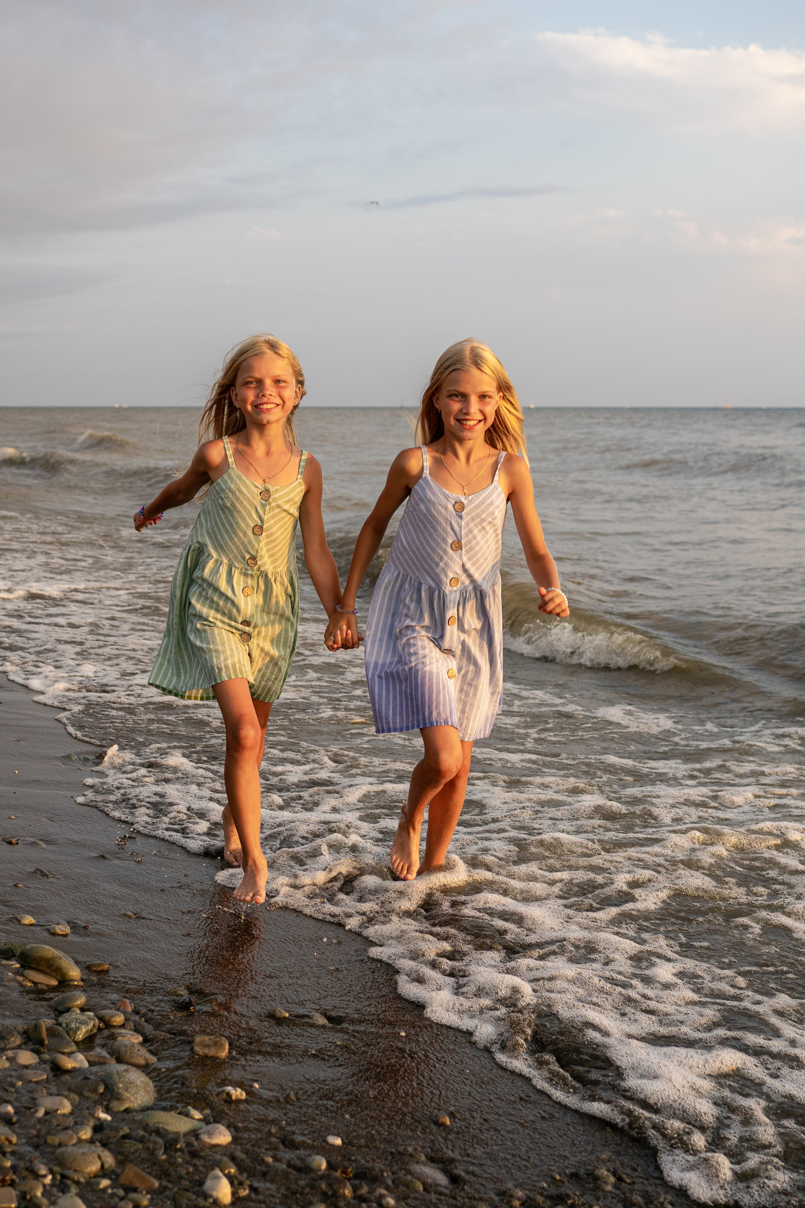 Семейная фотосессия на пляже. Фотограф в Сочи Тиунова Маргарита и Тиунов Евгений