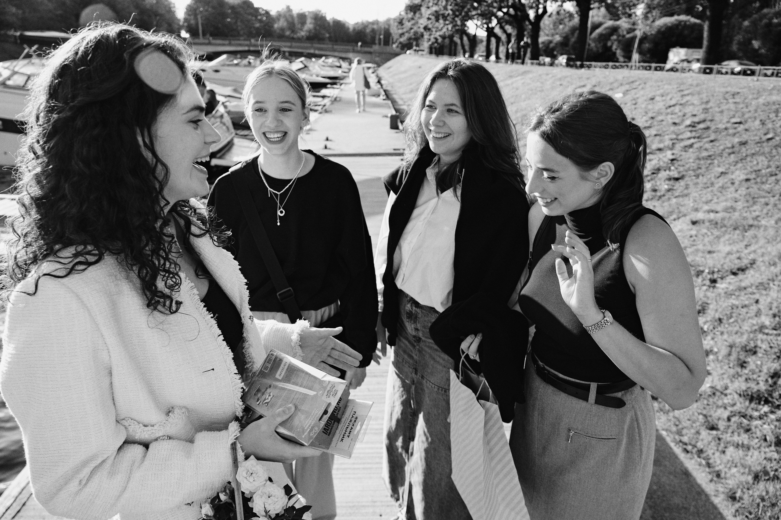 Фотосессия на катере в Санкт-Петербурге. Семейные и свадебные фотосессии в СПб, в студии, на улице, на природе