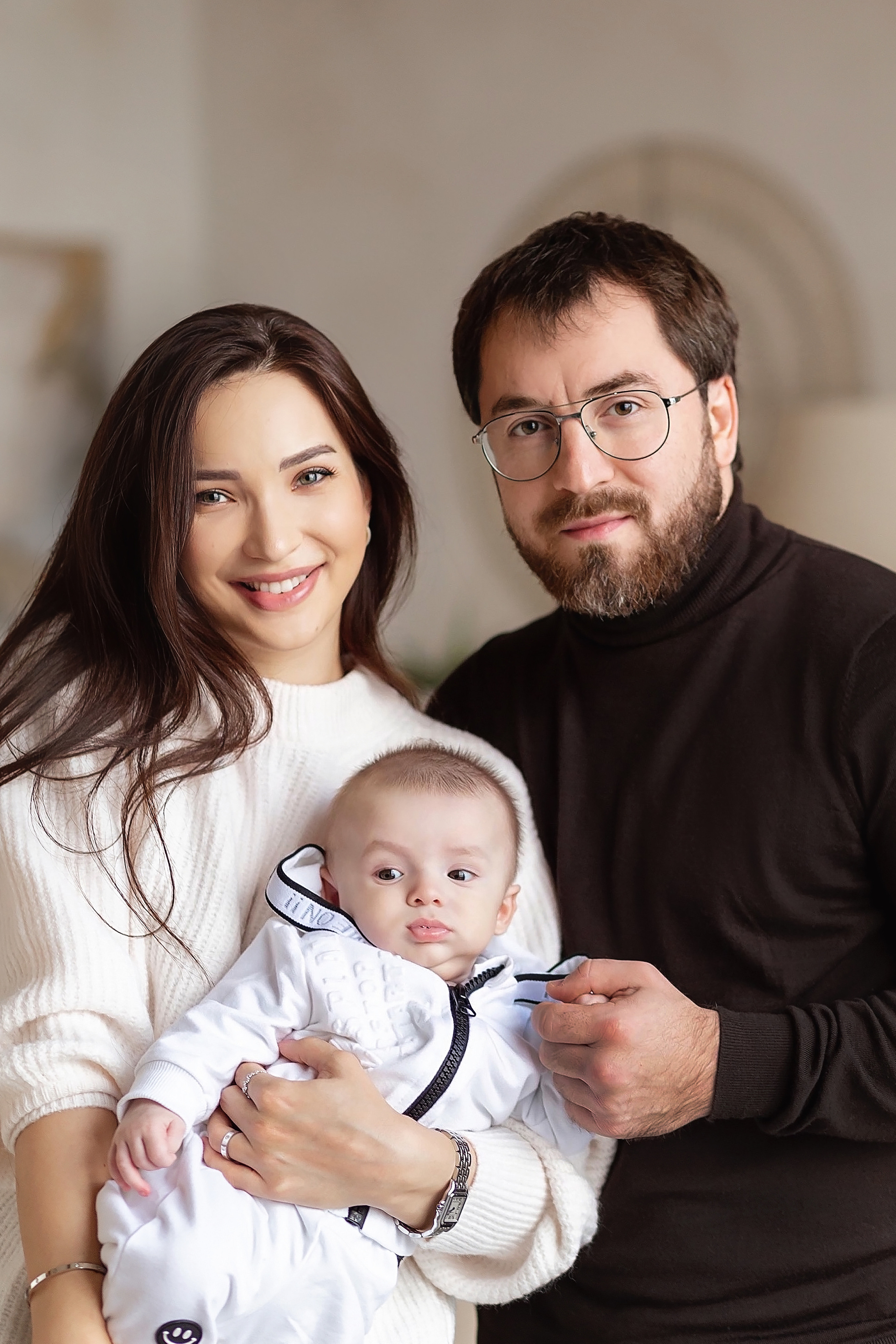 Али и родители. Фотограф в Москве Ксения Мокрушина | Brand & Women photographer