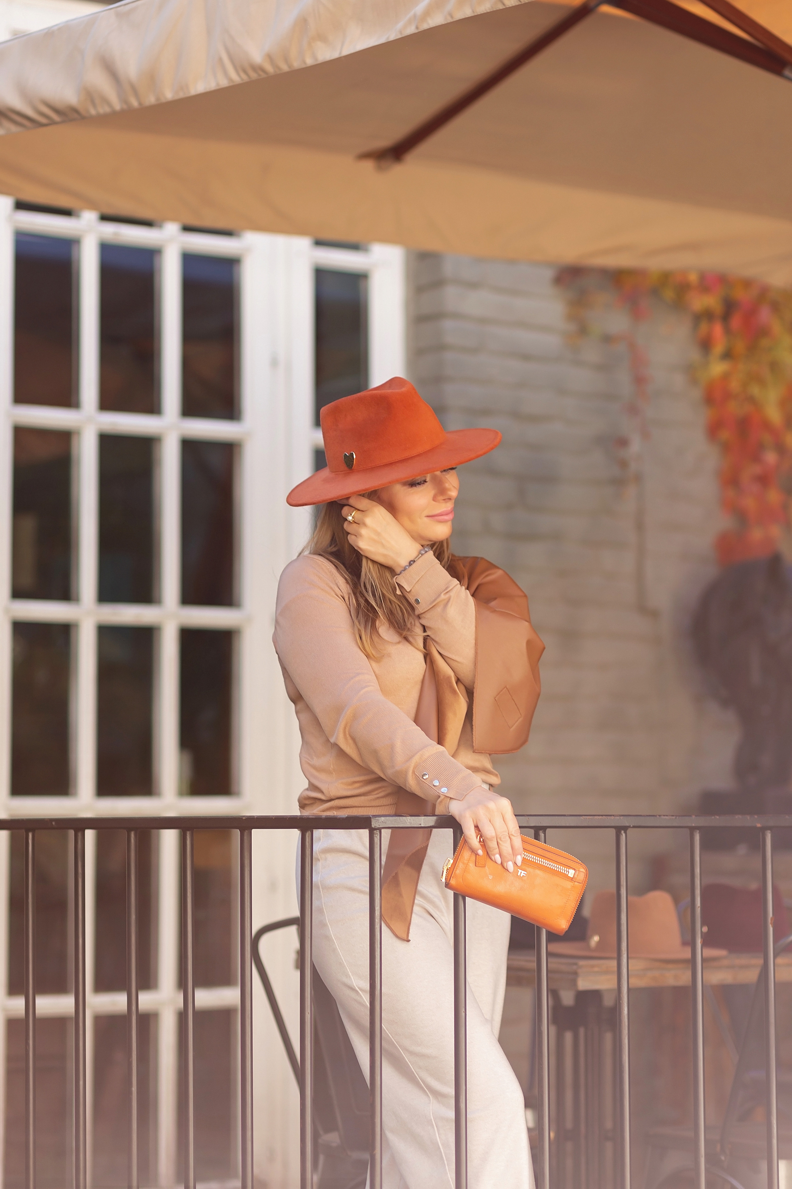 Алена, архитектор шляп. Фотограф в Москве Ксения Мокрушина | Brand & Women photographer