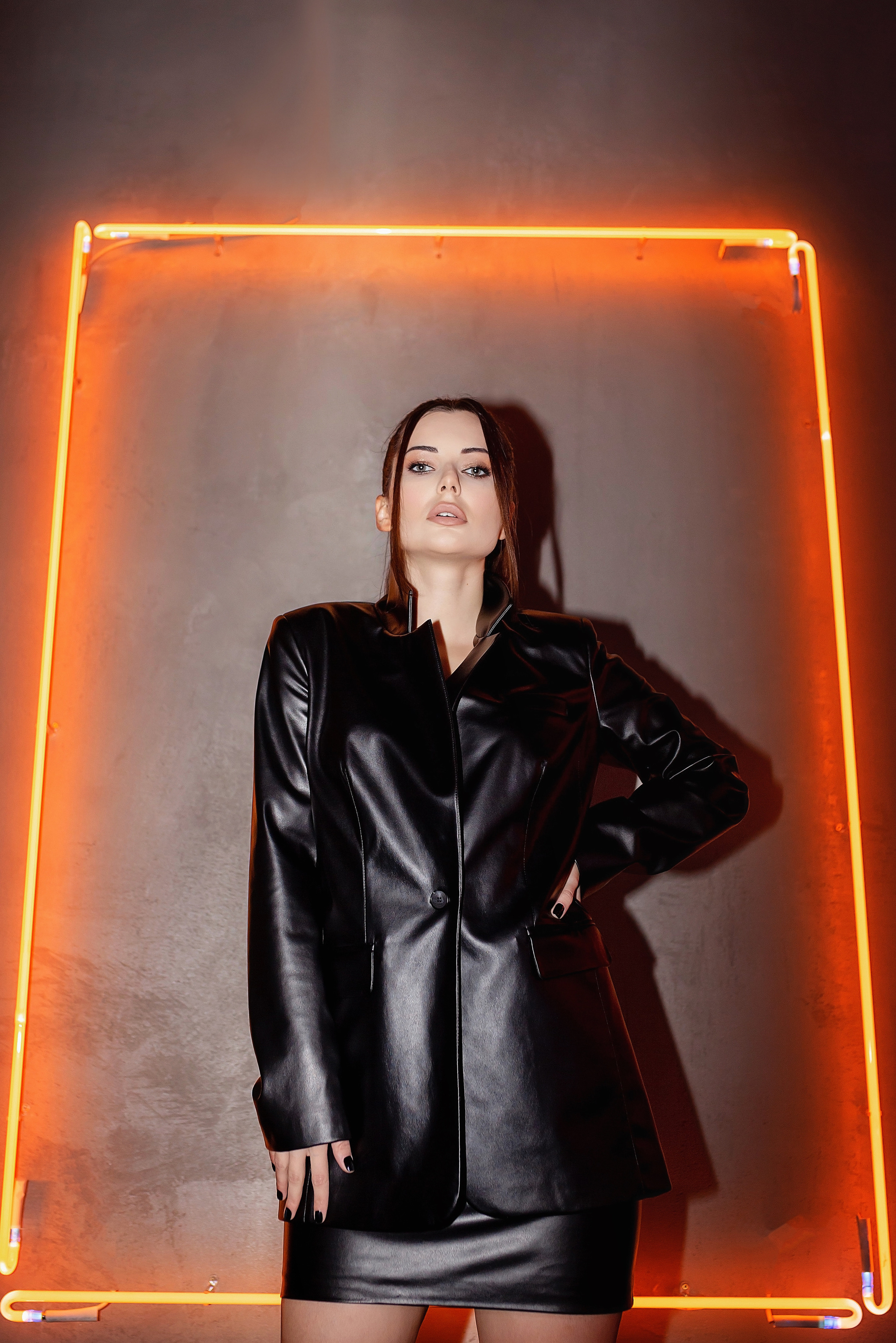 Салихат, неон. Фотограф в Москве Ксения Мокрушина | Brand & Women photographer