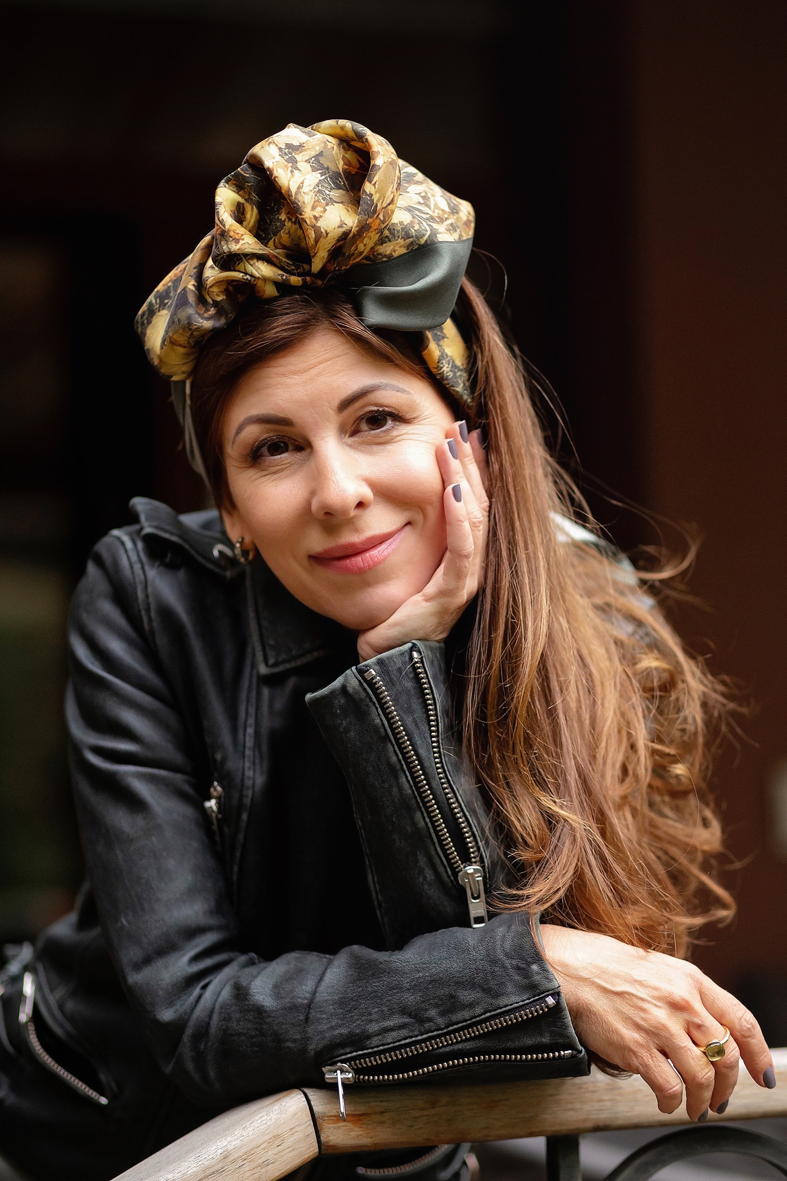 Марина, создательница платков. Фотограф в Москве Ксения Мокрушина | Brand & Women photographer