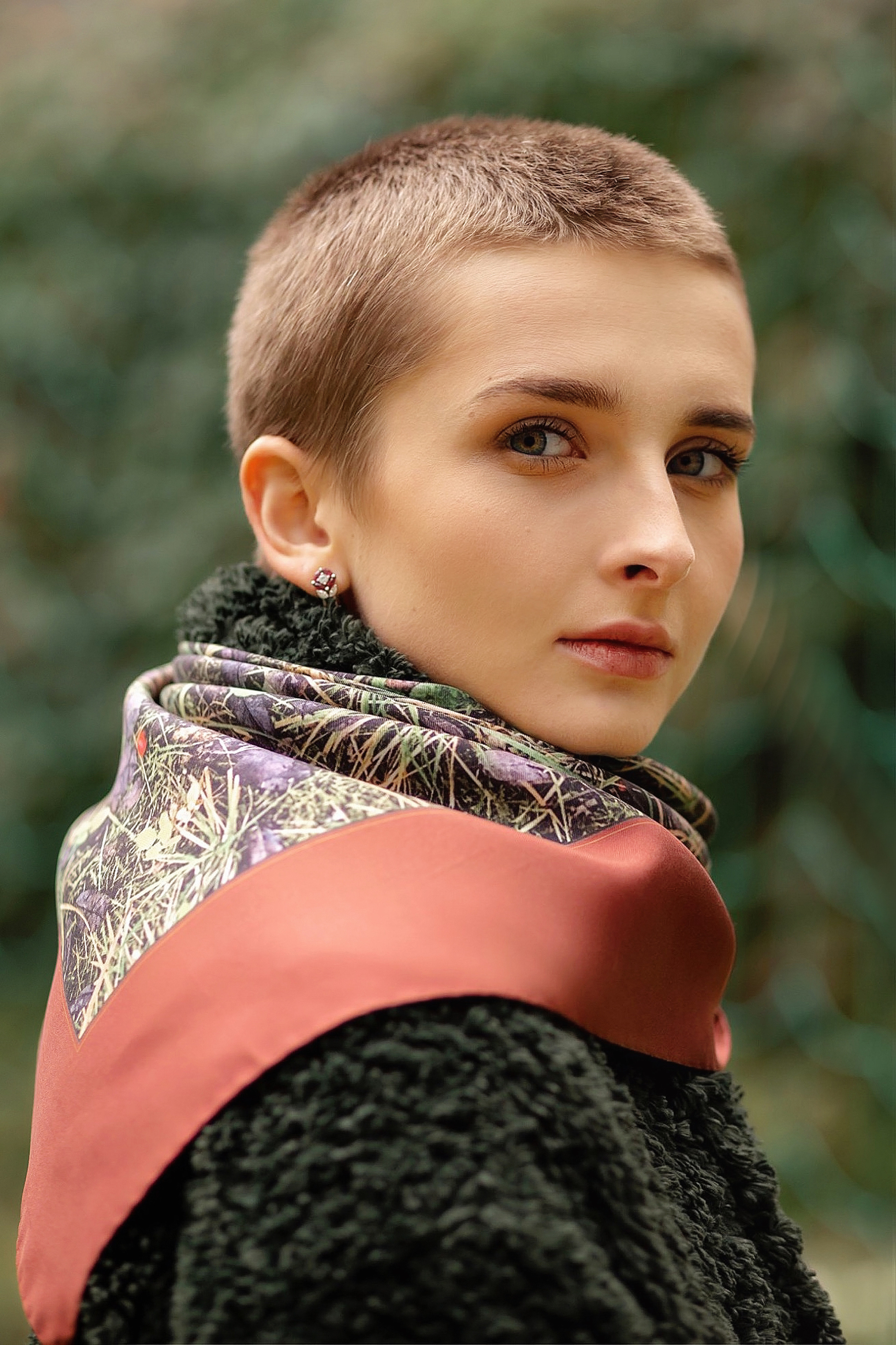 Марина, создательница платков. Фотограф в Москве Ксения Мокрушина | Brand & Women photographer