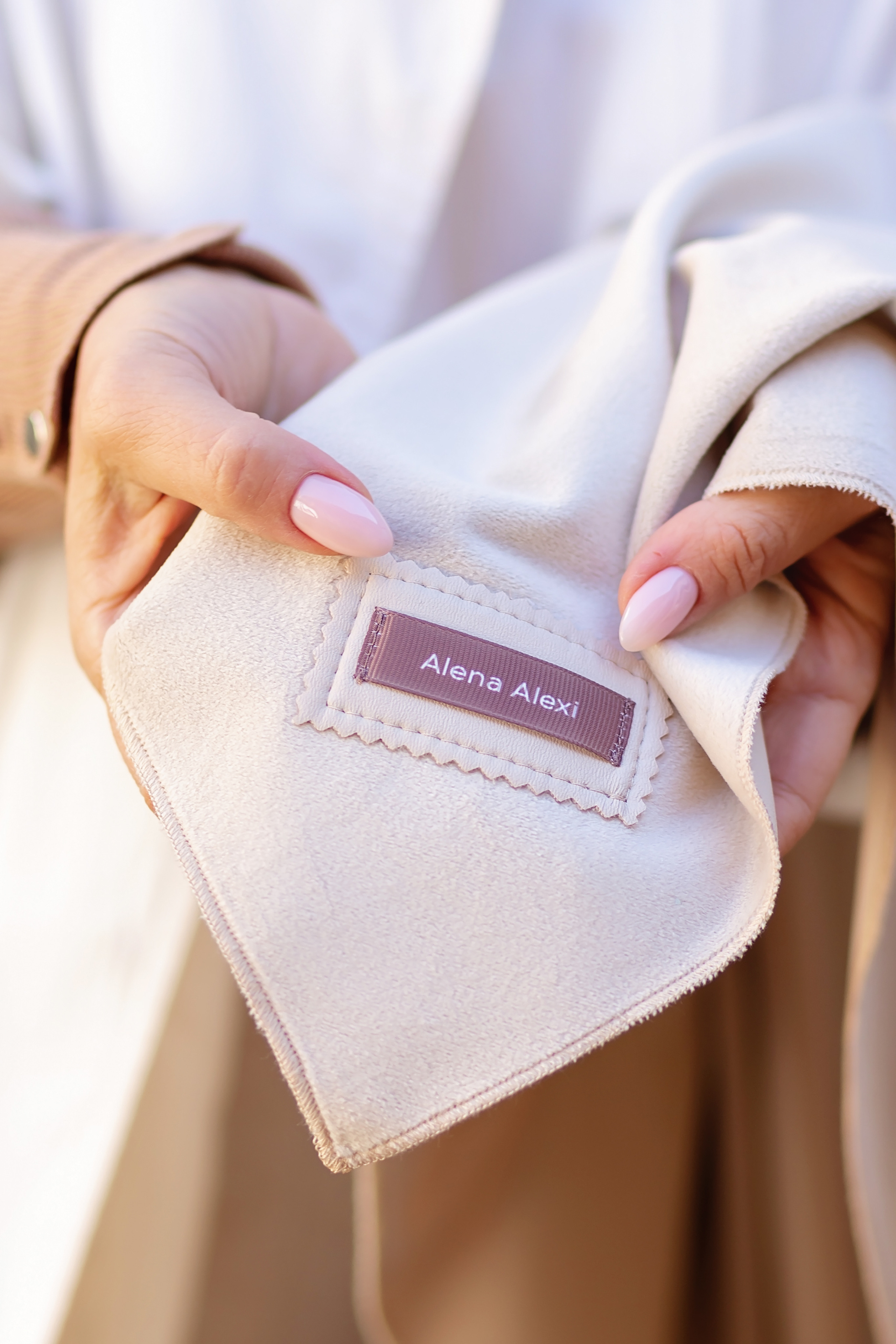 Алена, архитектор шляп. Фотограф в Москве Ксения Мокрушина | Brand & Women photographer