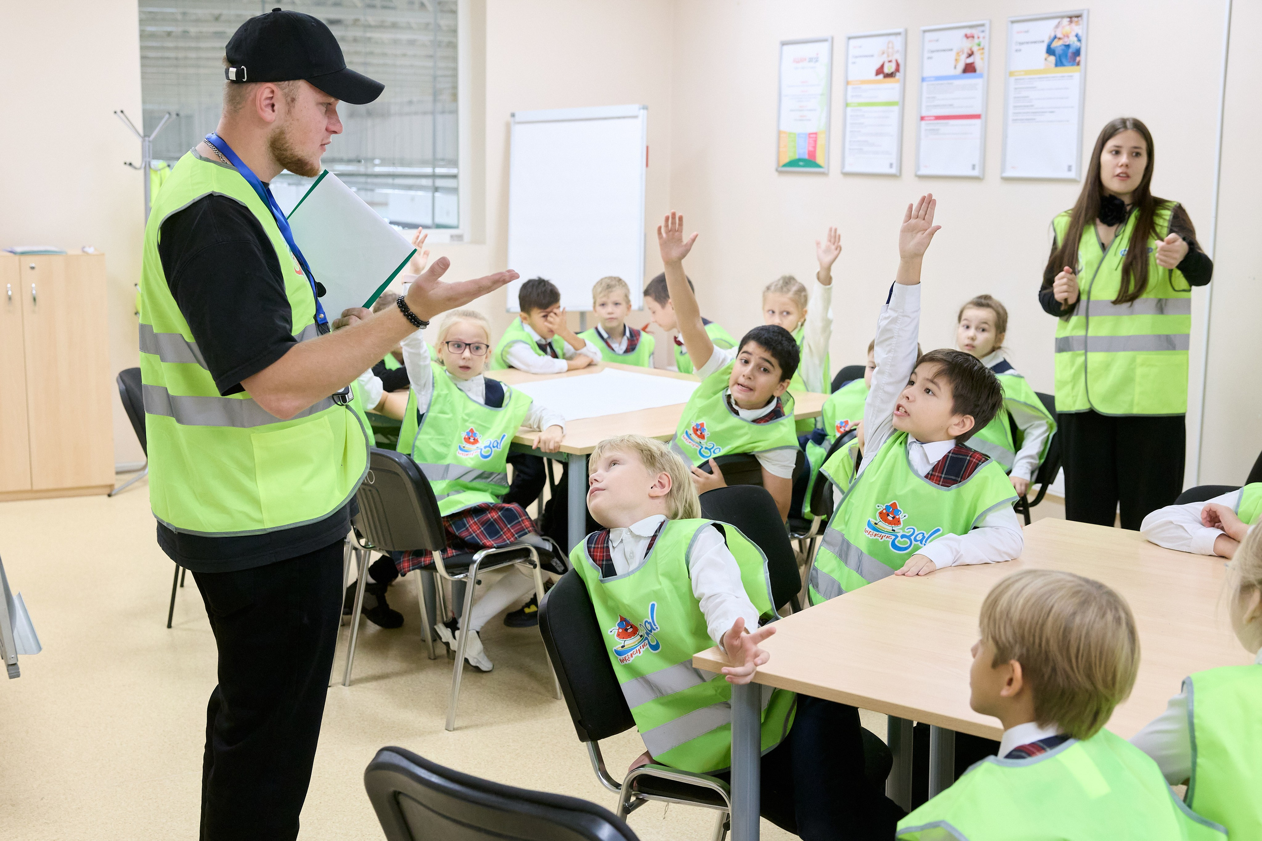 Супер агент планета Земля. Мое имя Раиль. Я репортажный фотограф в Казани, так же мой любимый жанр — свадебный фотограф