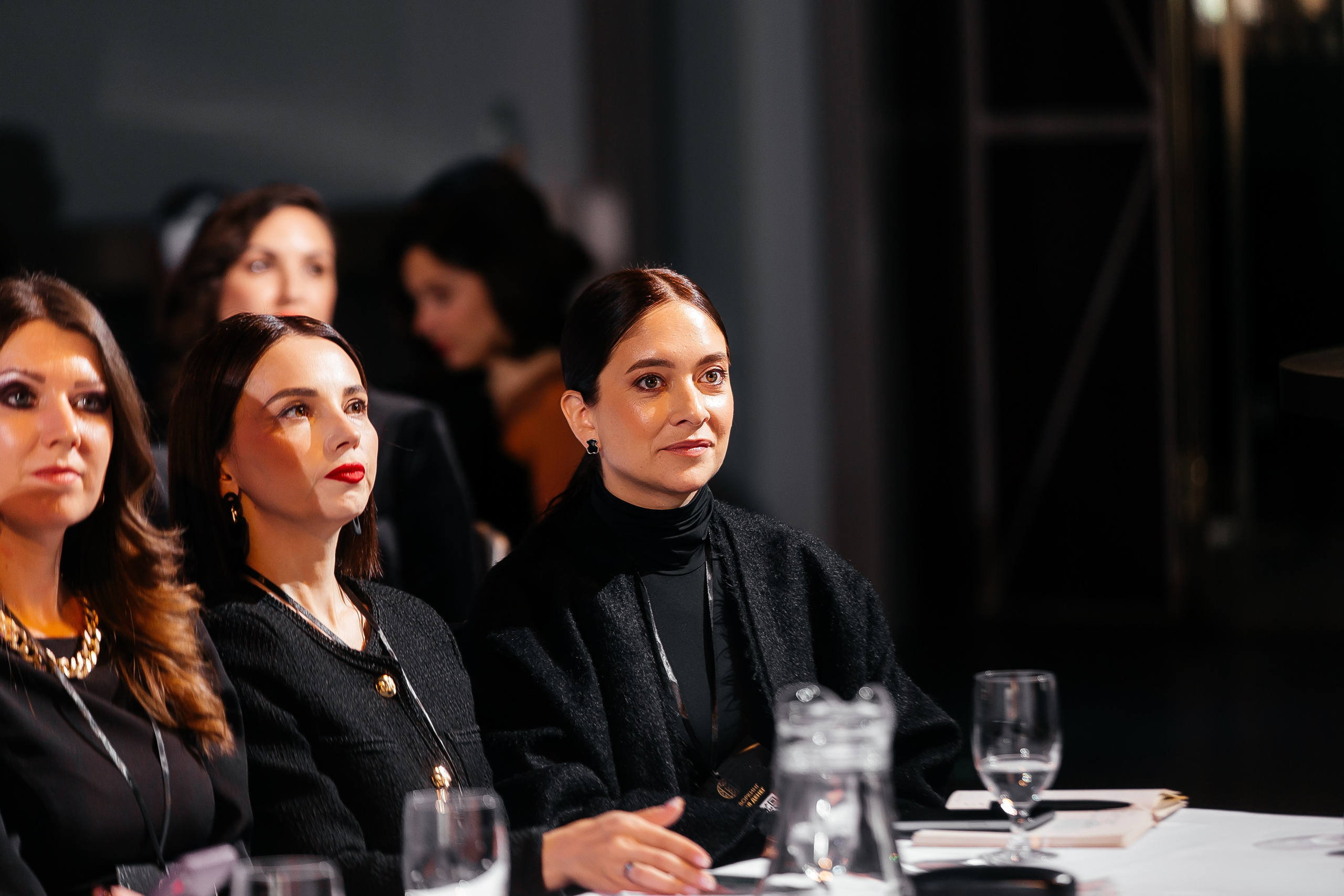 Фотозона+выступление спикеров. Фотограф в Красноярске Надежда Воскресенская