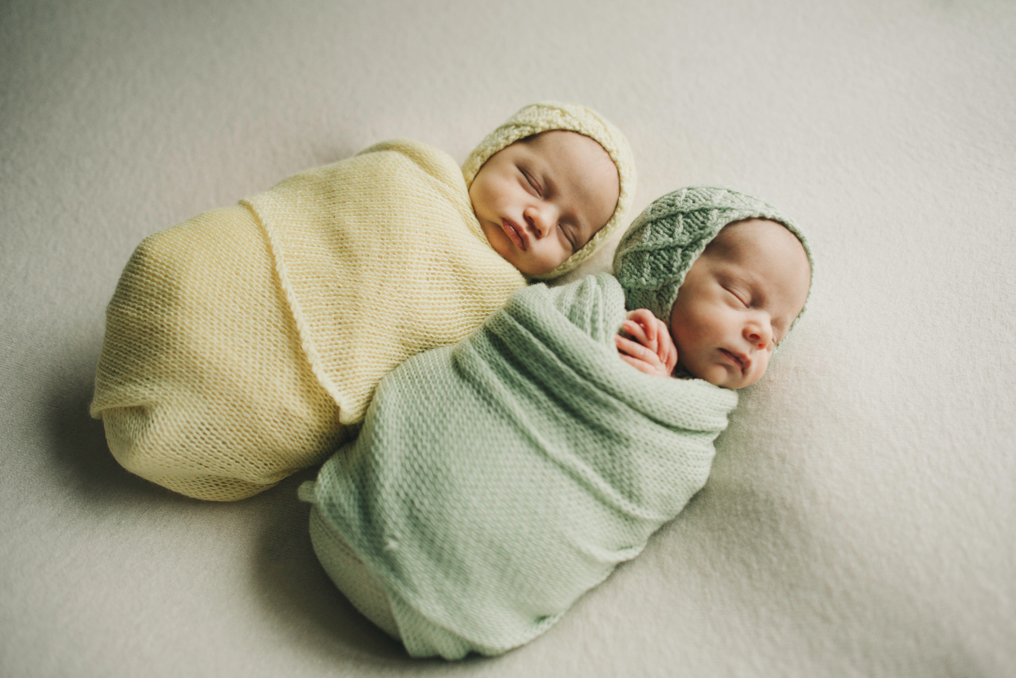 Фотосессия новорождённых двойняшек. Фотограф в Москве новорожденные свадьбы семьи Дарья Ларионова