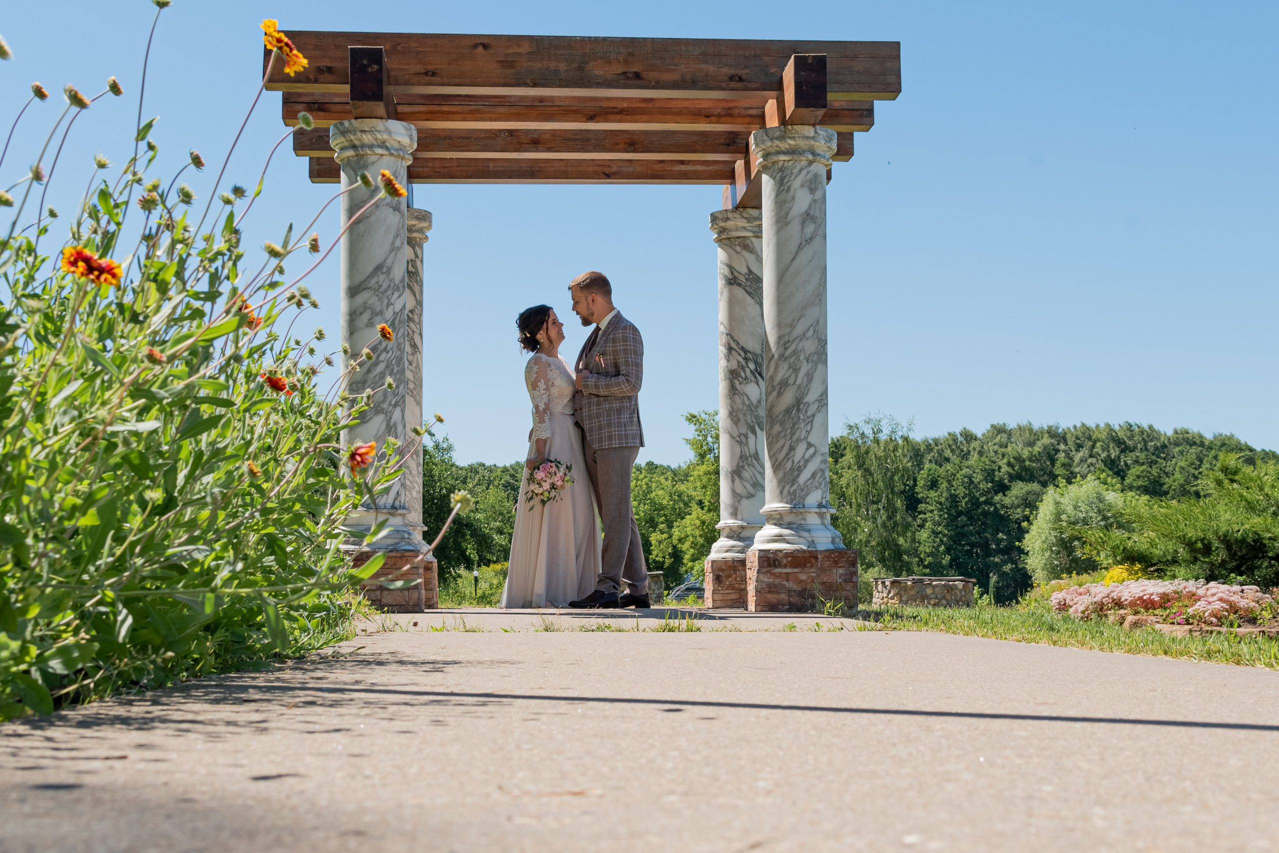 Свадебная фотосессия в Ревиталь парке