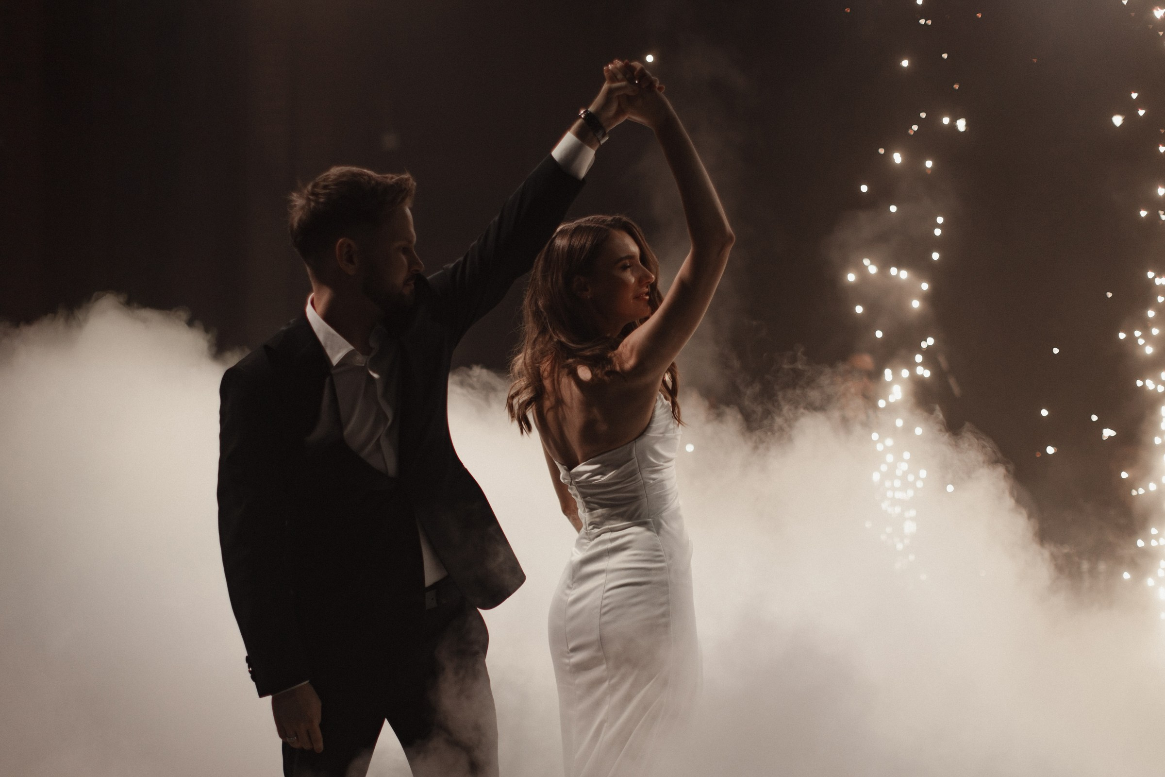 Собираемся на свадьбу вместе с фотосессией для двоих на утренние сборы. Свадебный, репортажный и портретный фотограф Сочи, Краснодар. Александра Зайцева