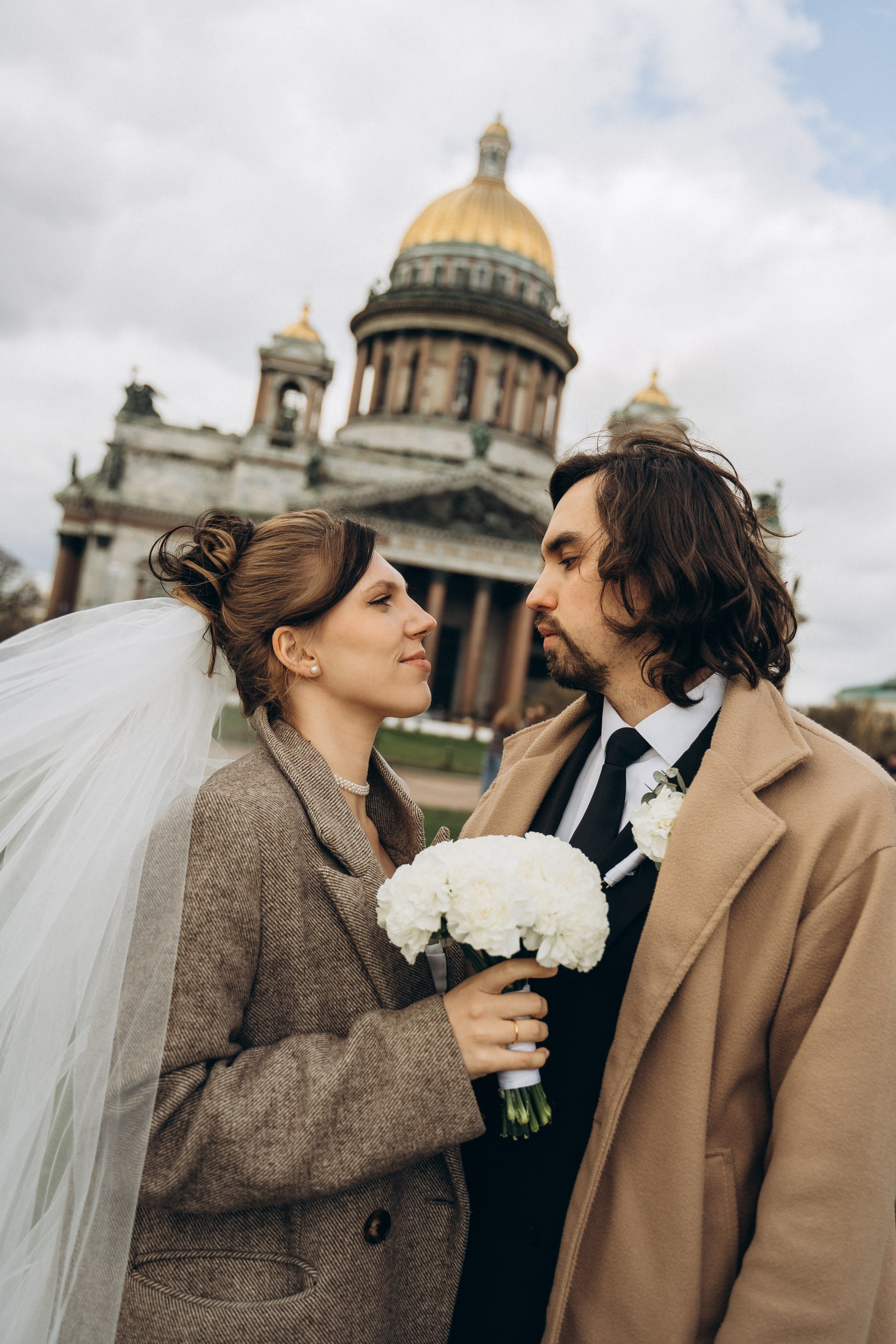 Любовь По-Питерски (1 Дворец, Дом Ученых, Зимняя канавка, Казанский и Исаакиевский собор, и банкет). Фотограф в Санкт-Петербурге — Лучина Екатерина