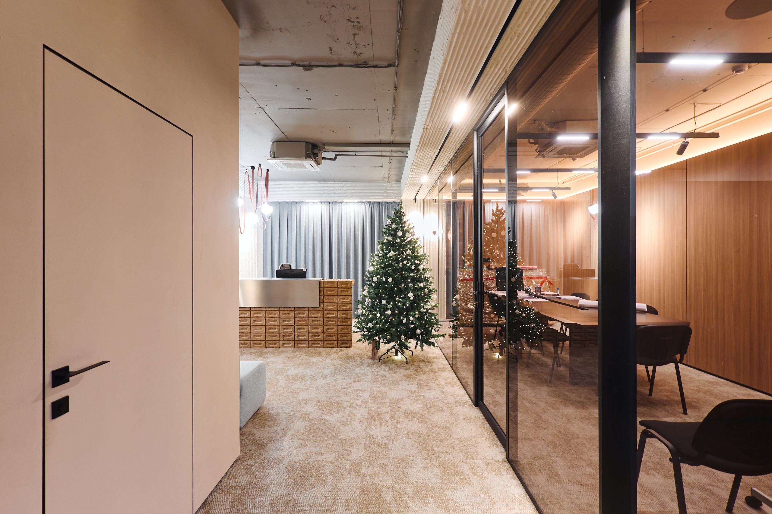 Офис ТОЛК. Бизнес портрет Аэросъемка Интерьерная съемка Тюмень