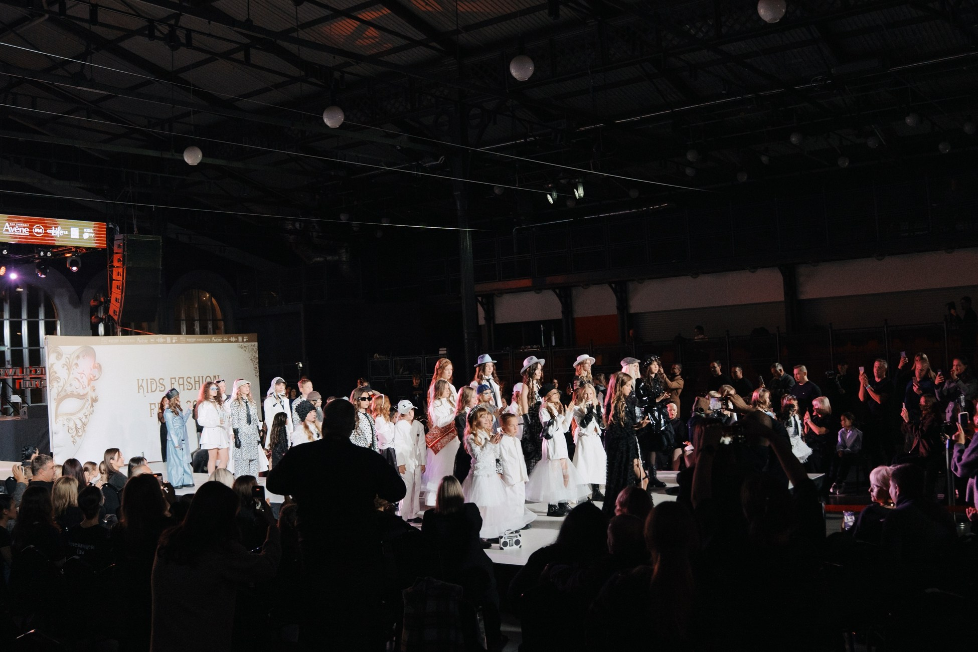 Kids Fashion Week. Annyshka