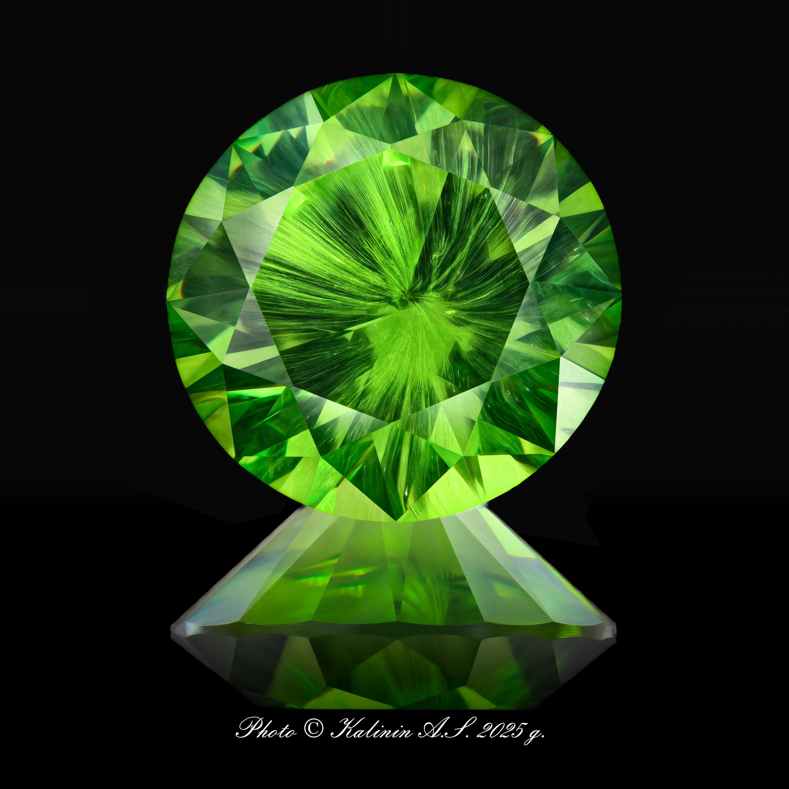 Профессиональная уникальная рекламная фотосъёмка драгоценных в Москве  тел +7 966-003-13-07. Высококачественная профессиональная рекламная фотосъёмка ювелирных украшений, драгоценных камней в Москве. Обучение, консультация